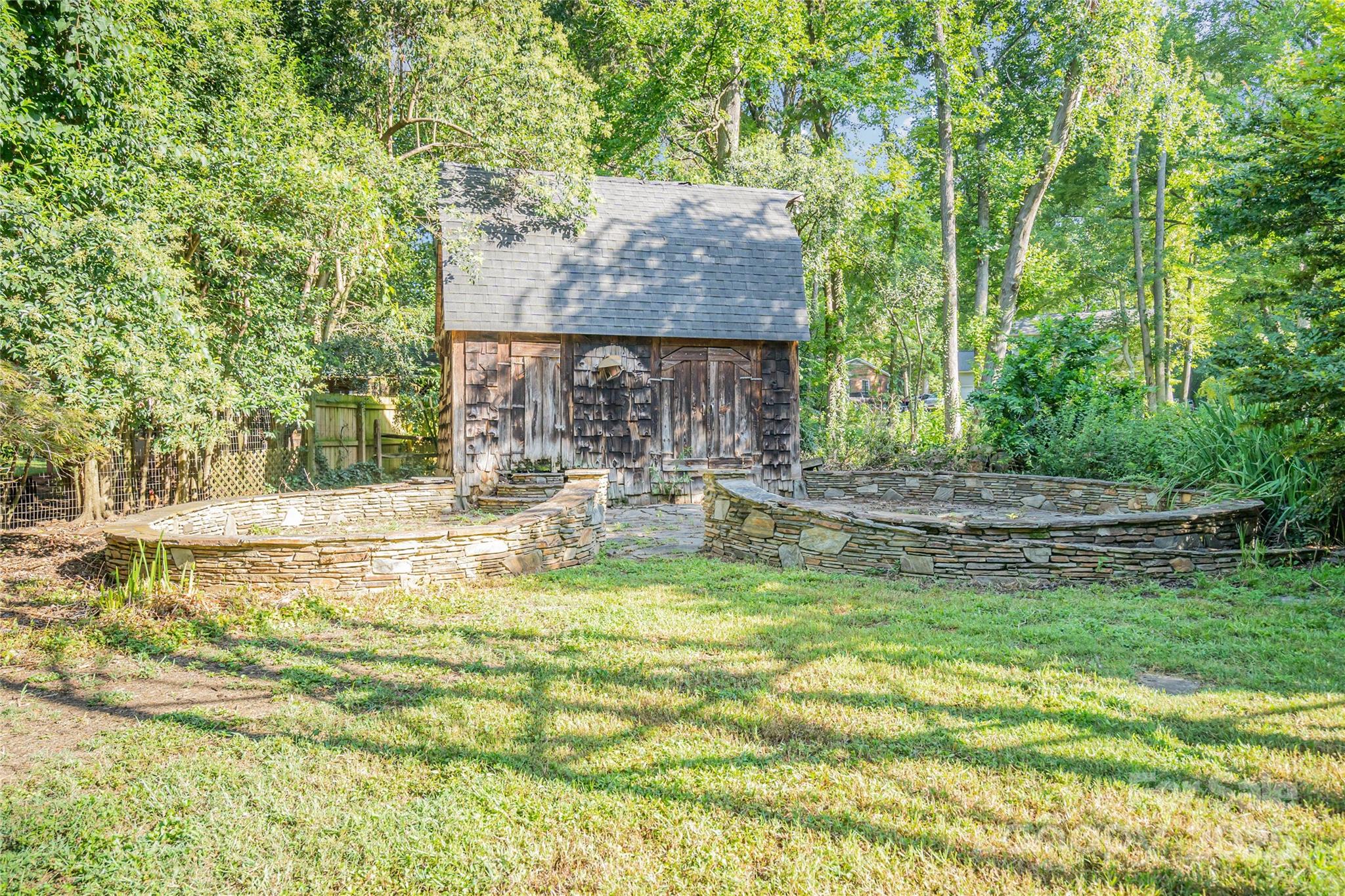 5811 Doncaster Drive Property Photo 38