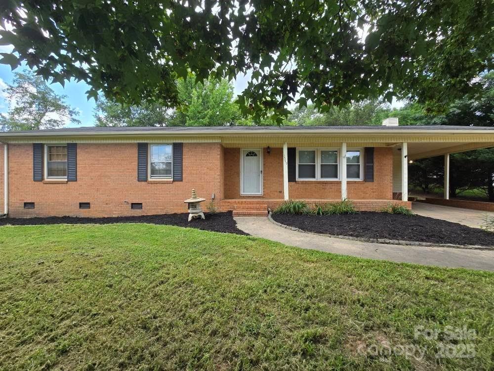 1579 S Oak Drive Property Photo 1