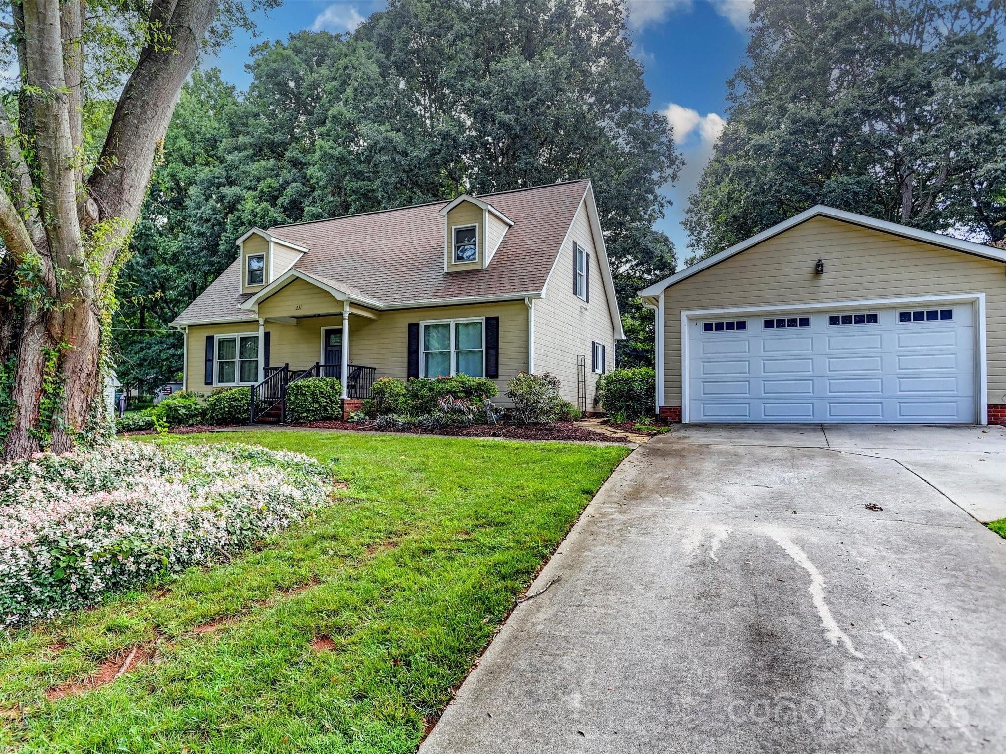 231 Castle Creek Road Property Photo 4