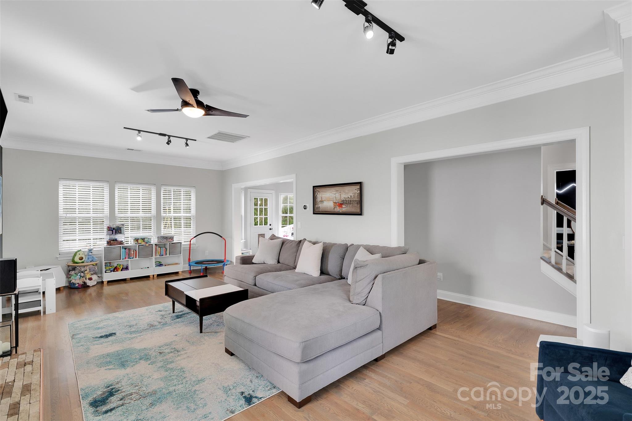 13516 Honeytree Lane Property Photo 8