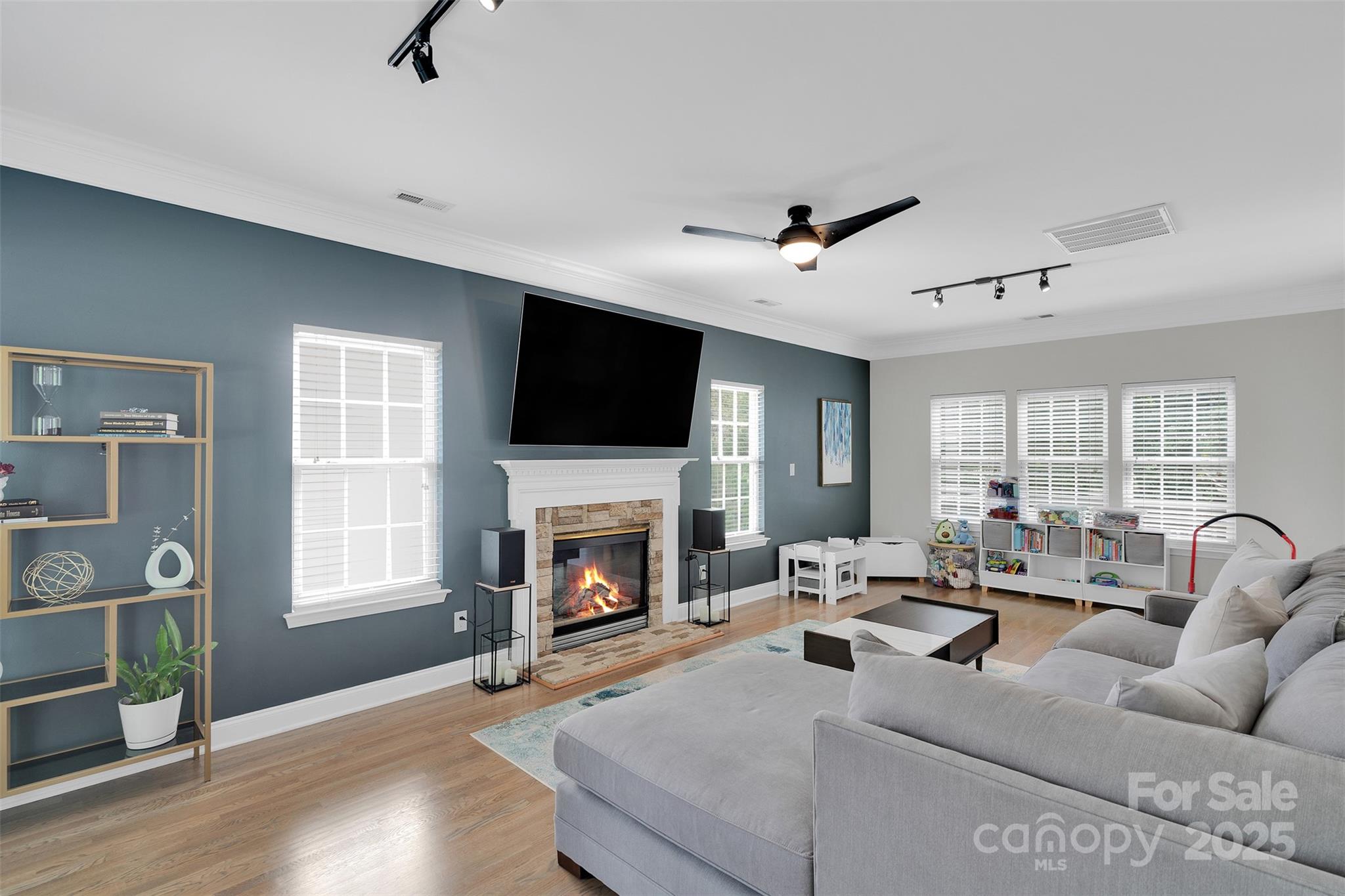 13516 Honeytree Lane Property Photo 9