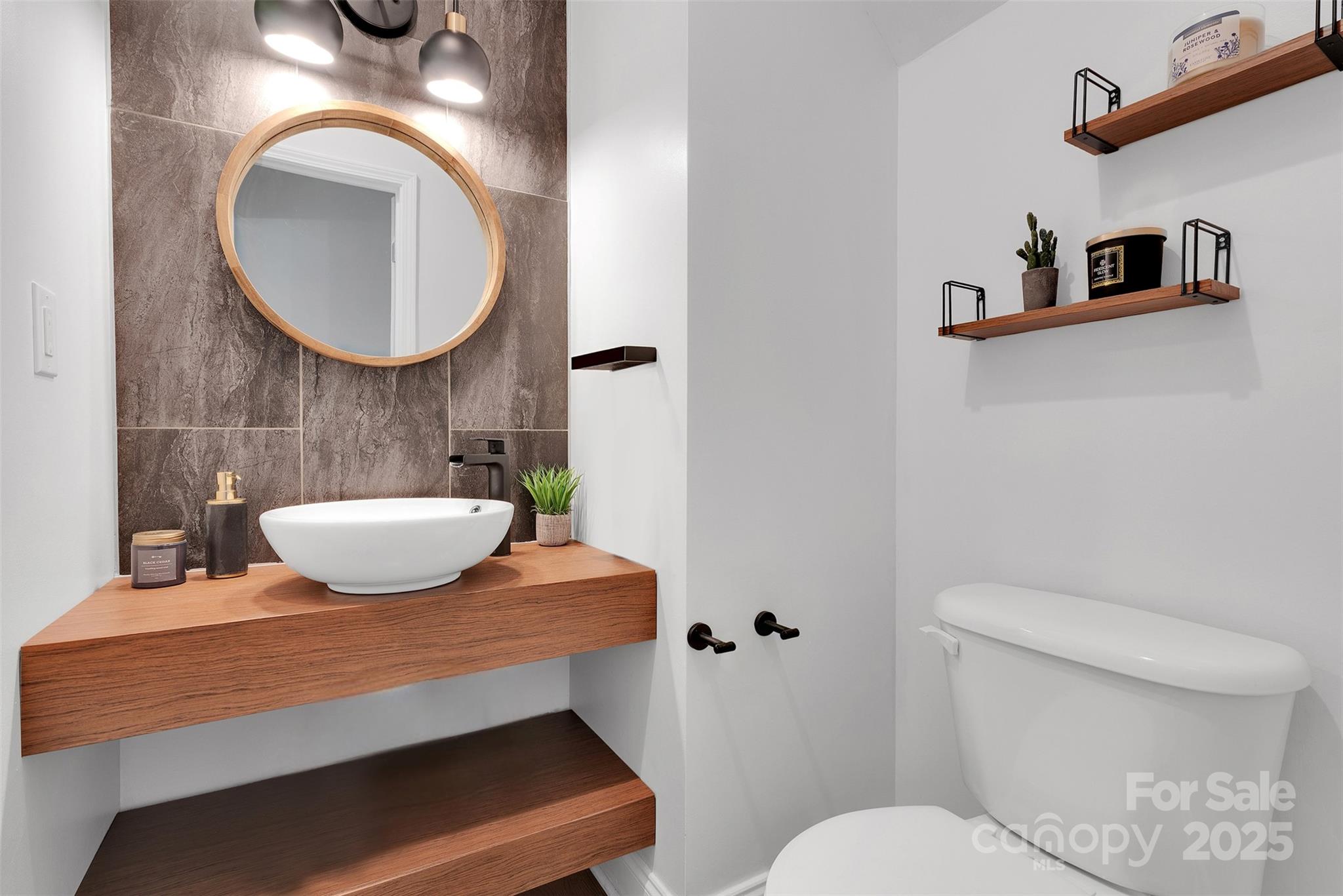 13516 Honeytree Lane Property Photo 12