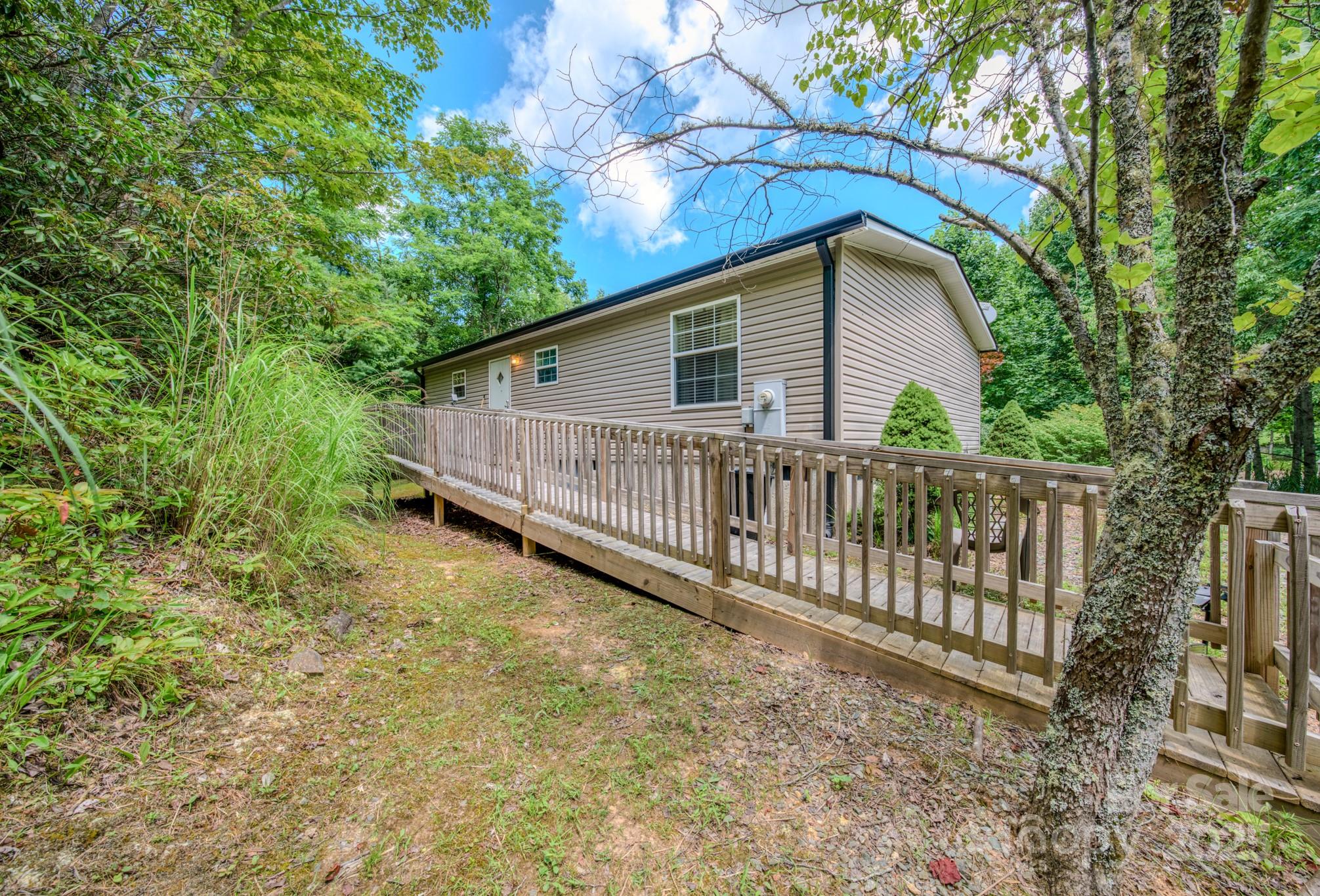 192 Lady Bug Lane Property Photo 3