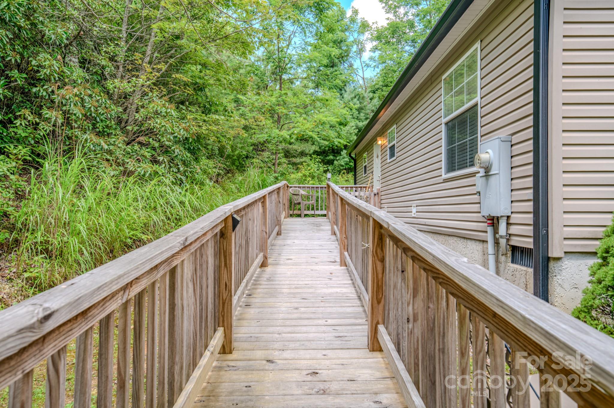 192 Lady Bug Lane Property Photo 4