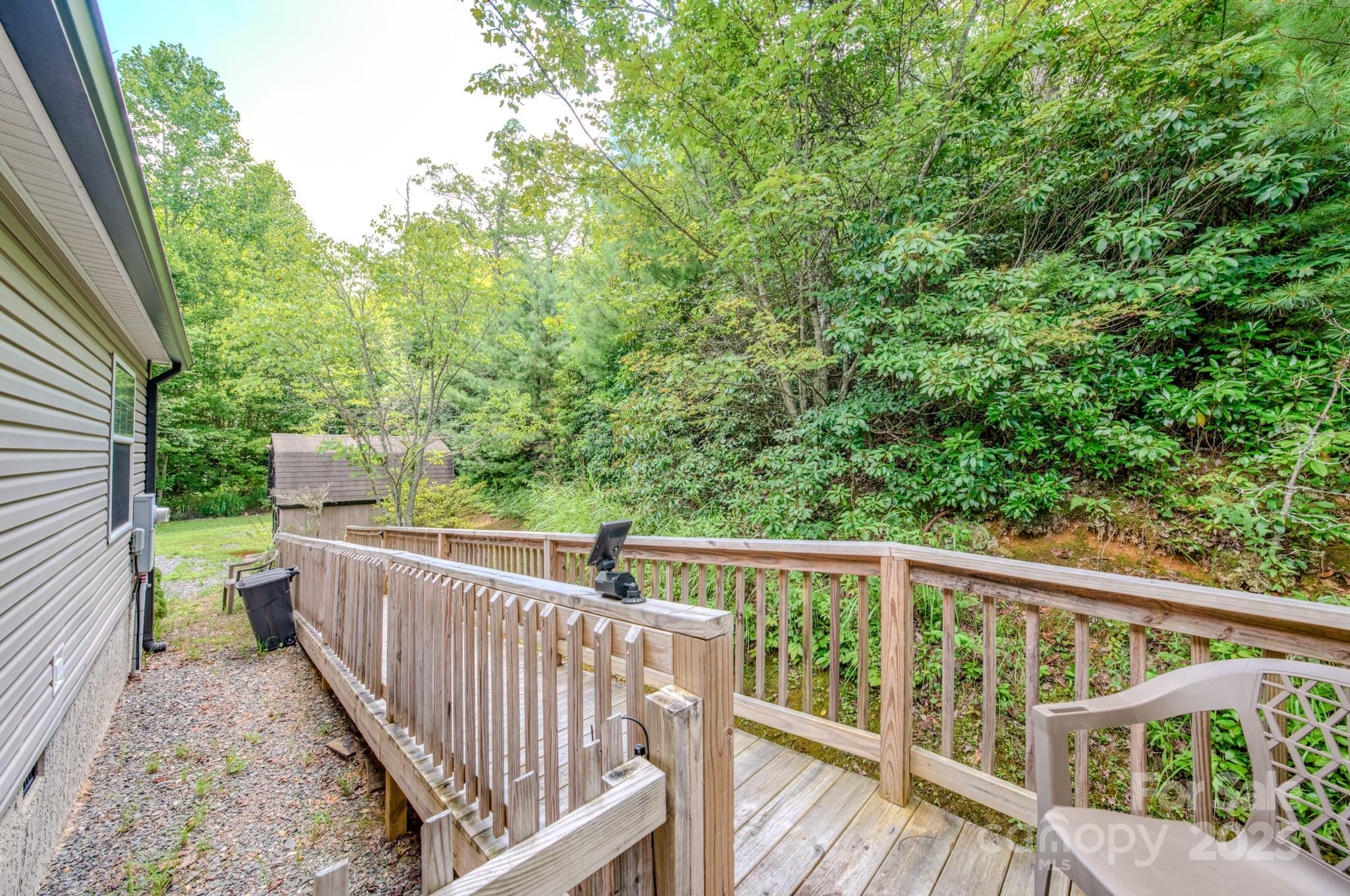 192 Lady Bug Lane Property Photo 5