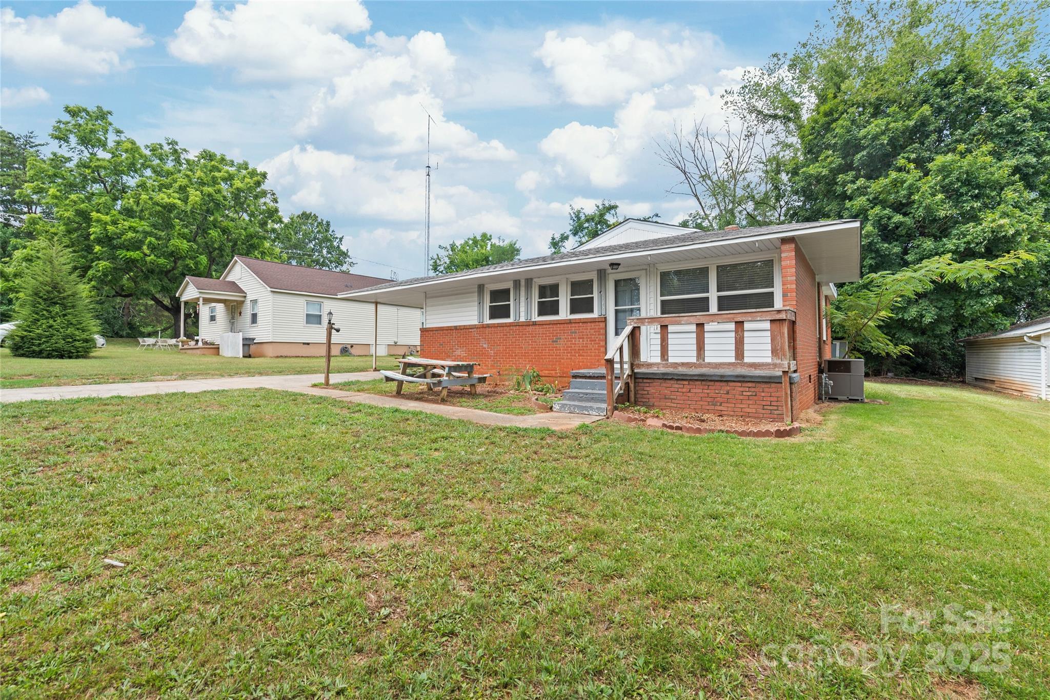 105 Willetta Drive Property Photo 5