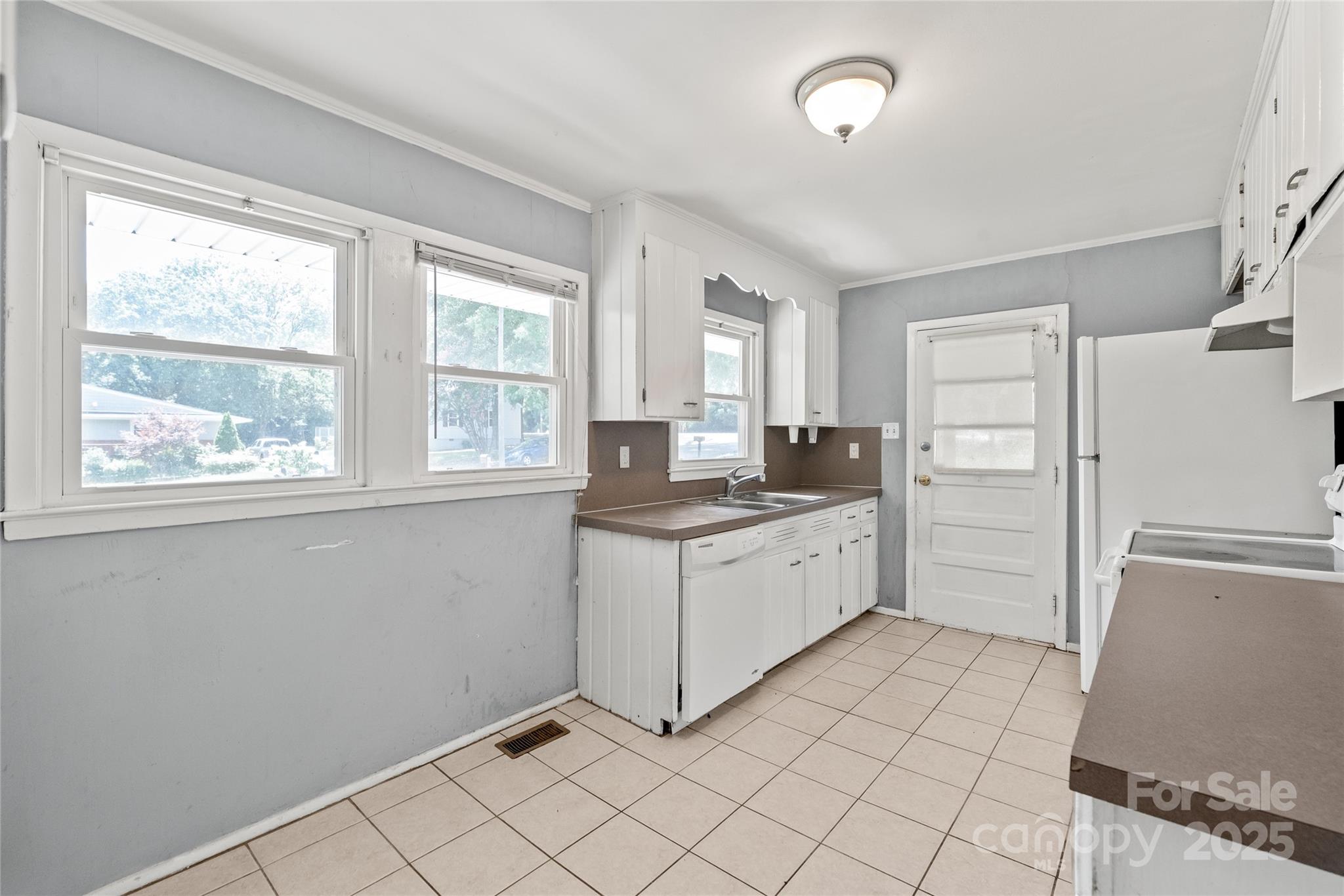 105 Willetta Drive Property Photo 10