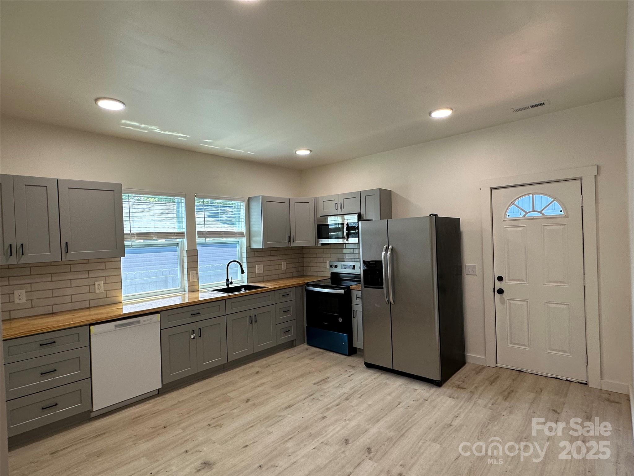 1409 Enochville Road Property Photo 2