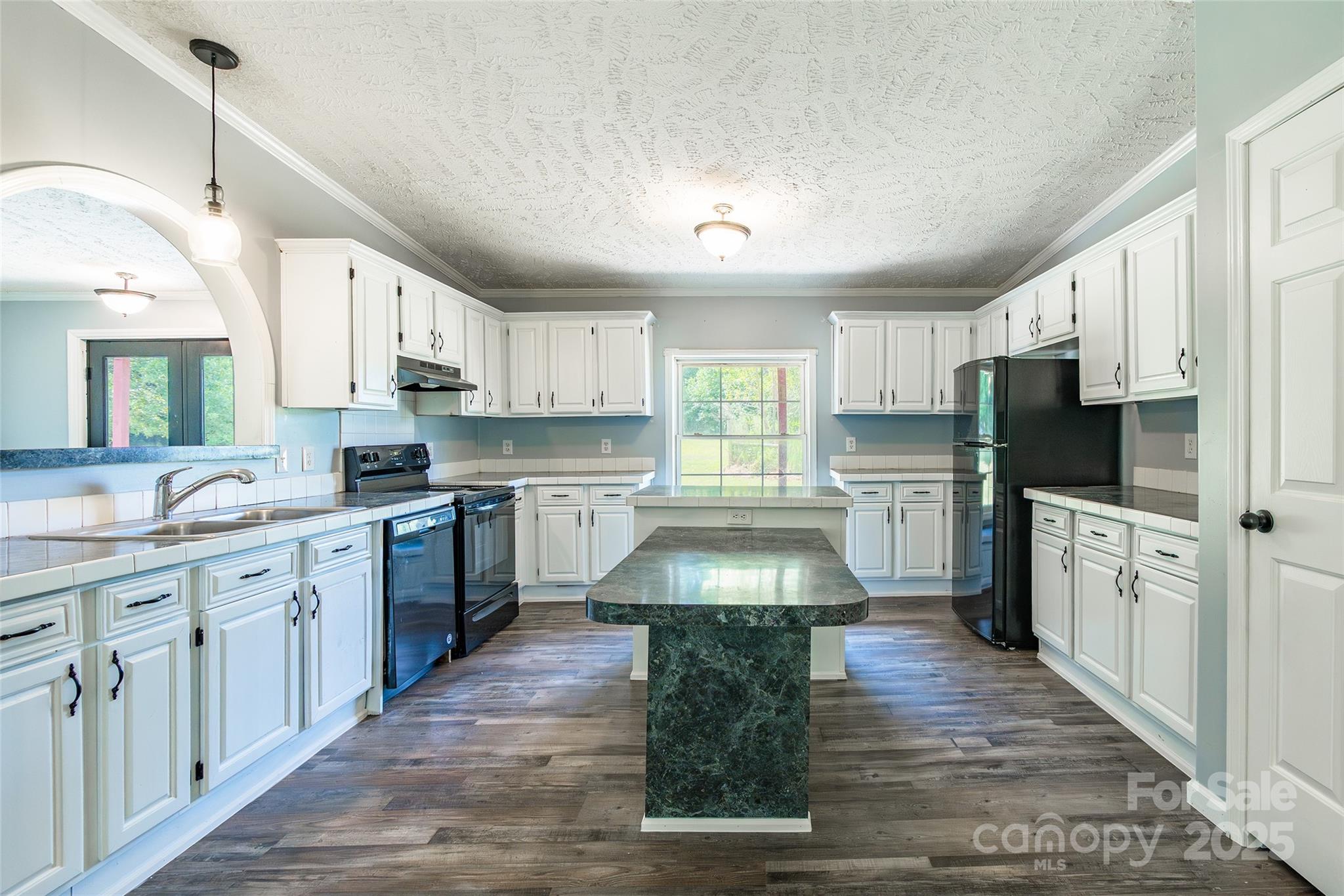 2320 Colvin Road Property Photo 8