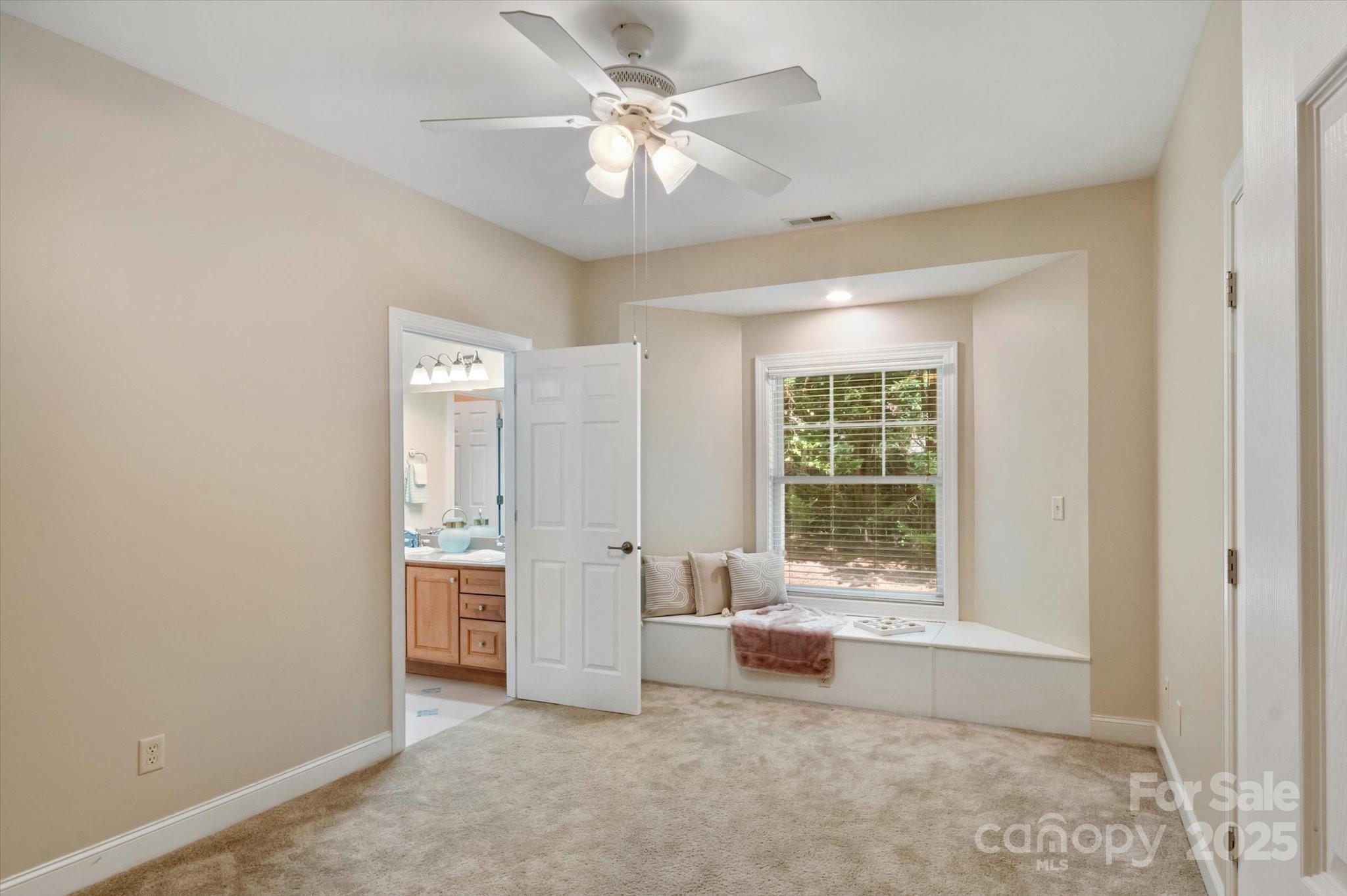 209 Duncan Estate Drive Property Photo 22