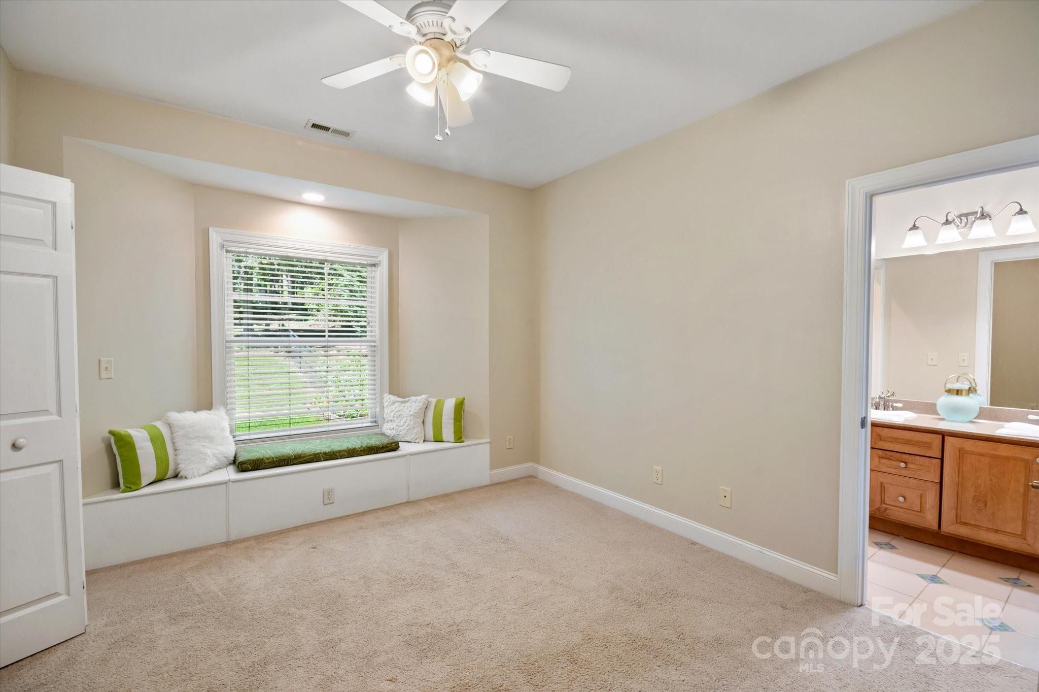 209 Duncan Estate Drive Property Photo 23