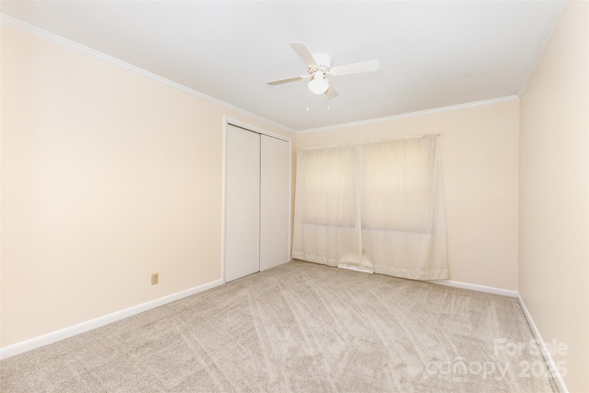 754 Cambridge Circle Property Photo 15