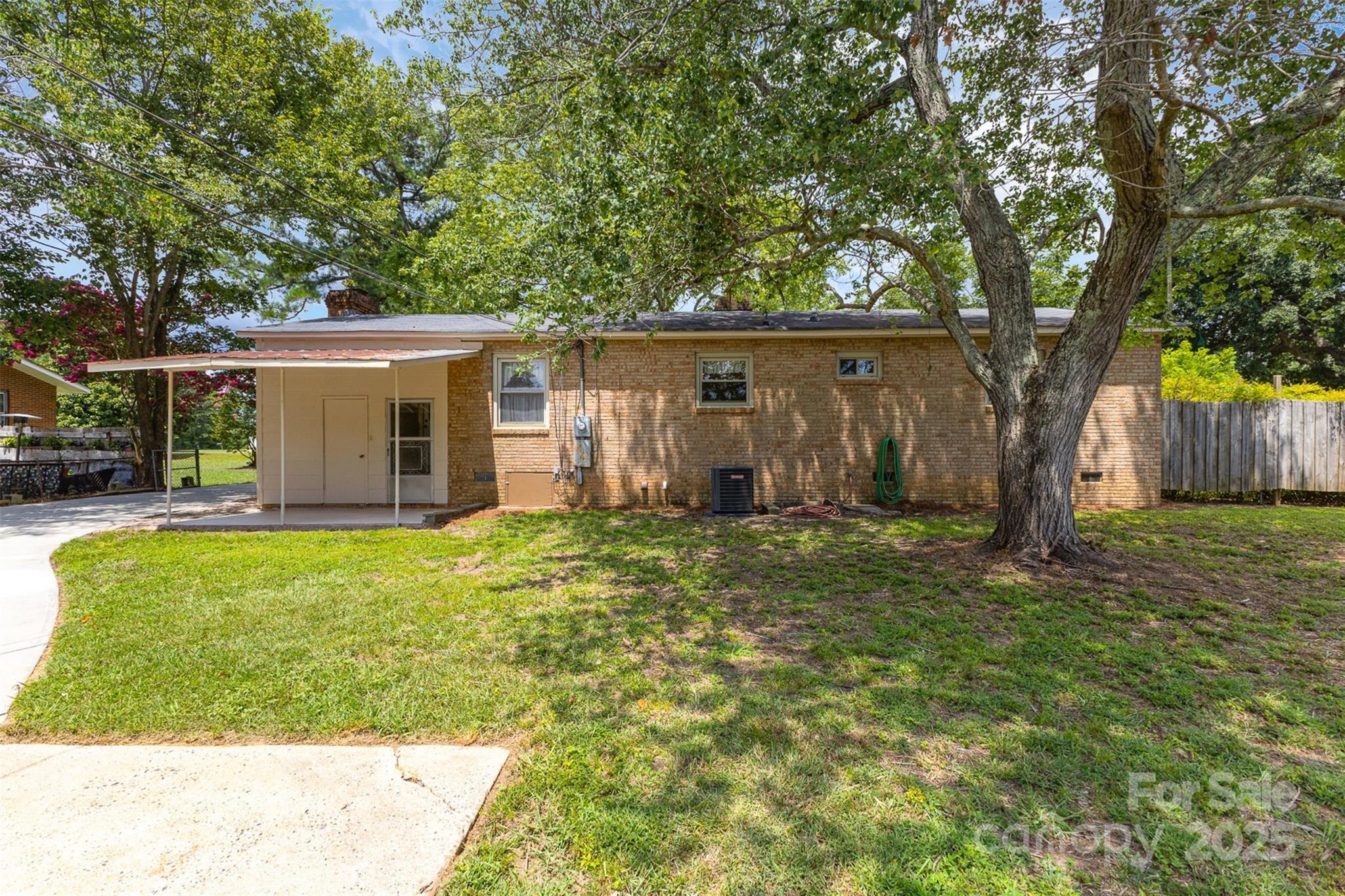 754 Cambridge Circle Property Photo 23