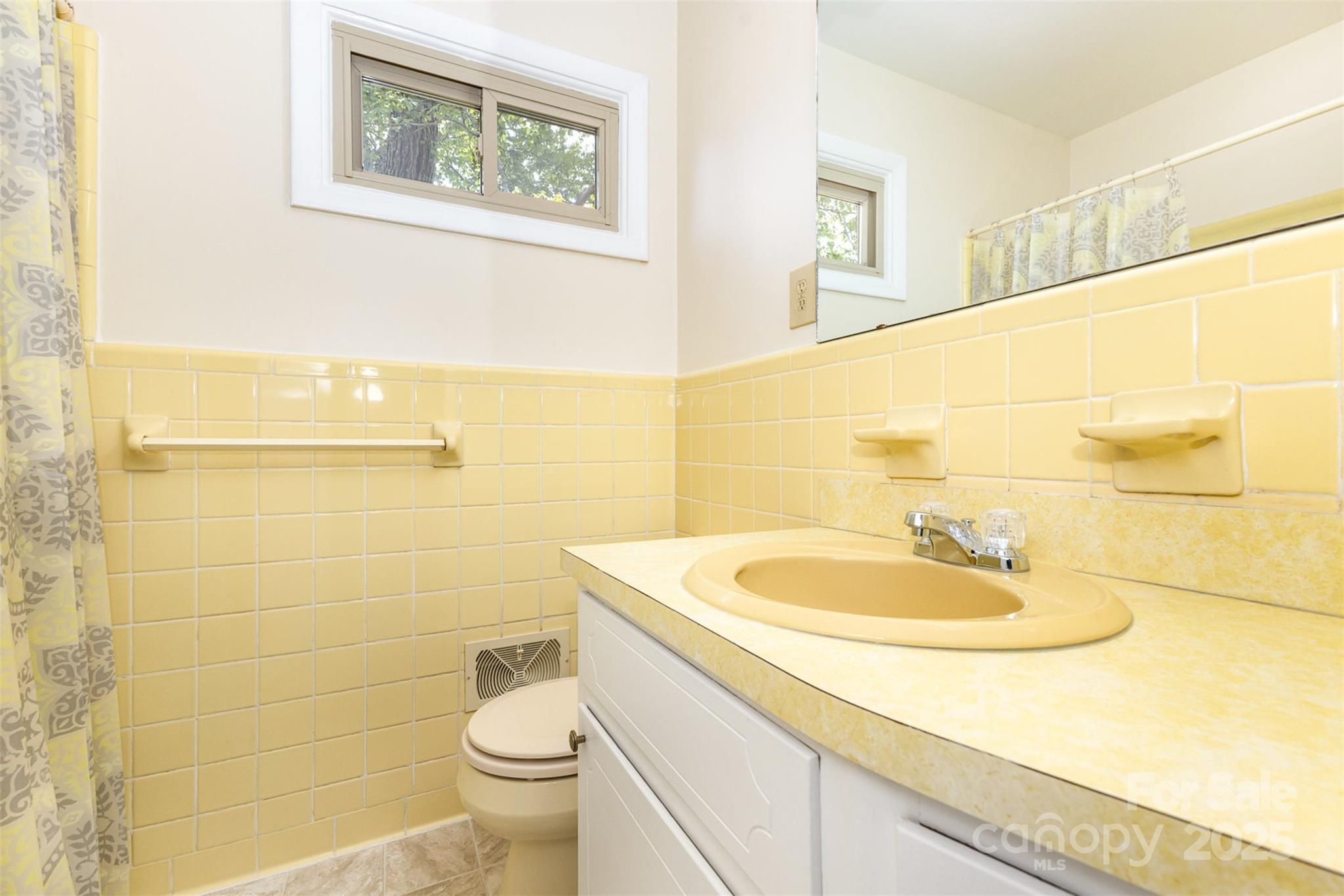 754 Cambridge Circle Property Photo 26