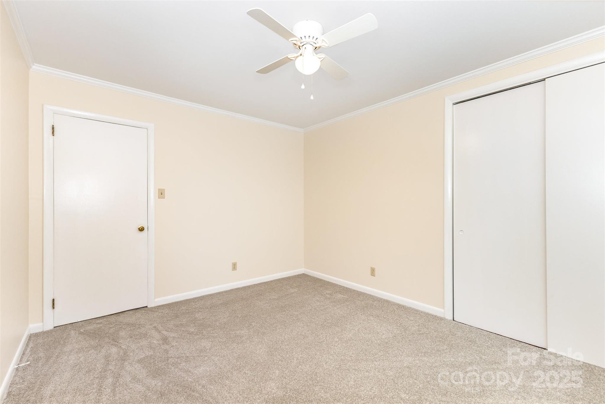 754 Cambridge Circle Property Photo 28