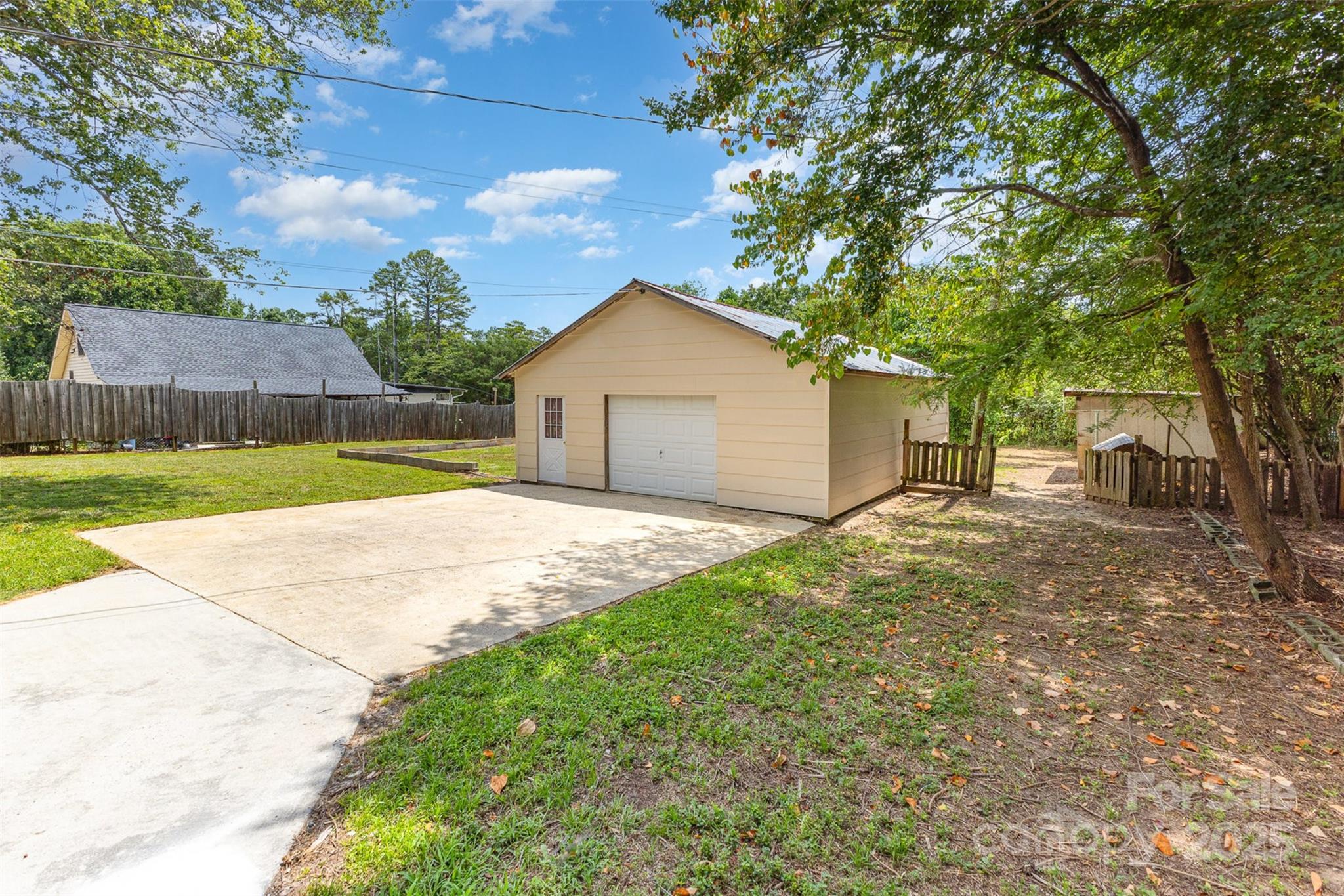 754 Cambridge Circle Property Photo 32
