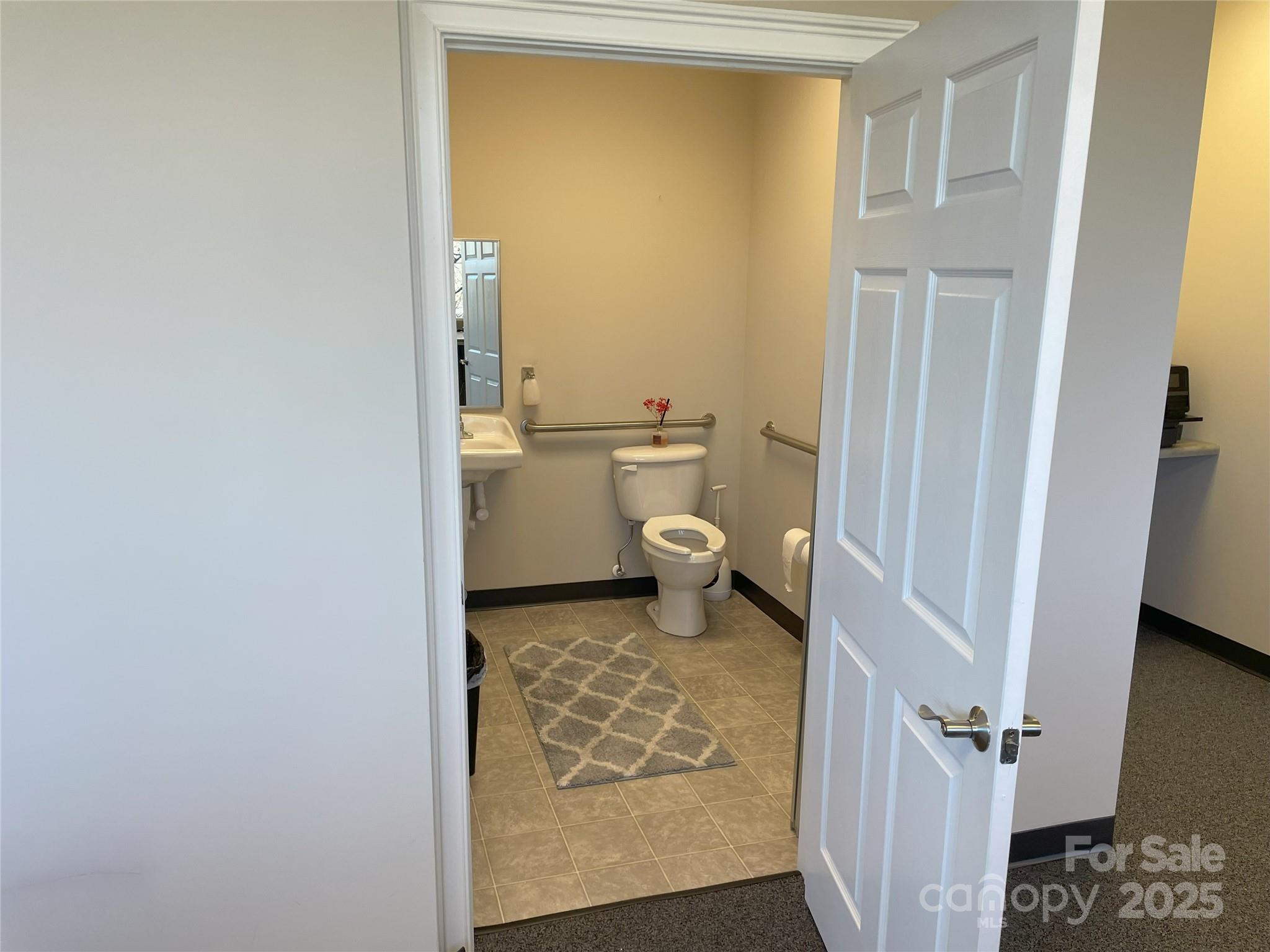 107 Kilson Drive 206 Property Photo 4