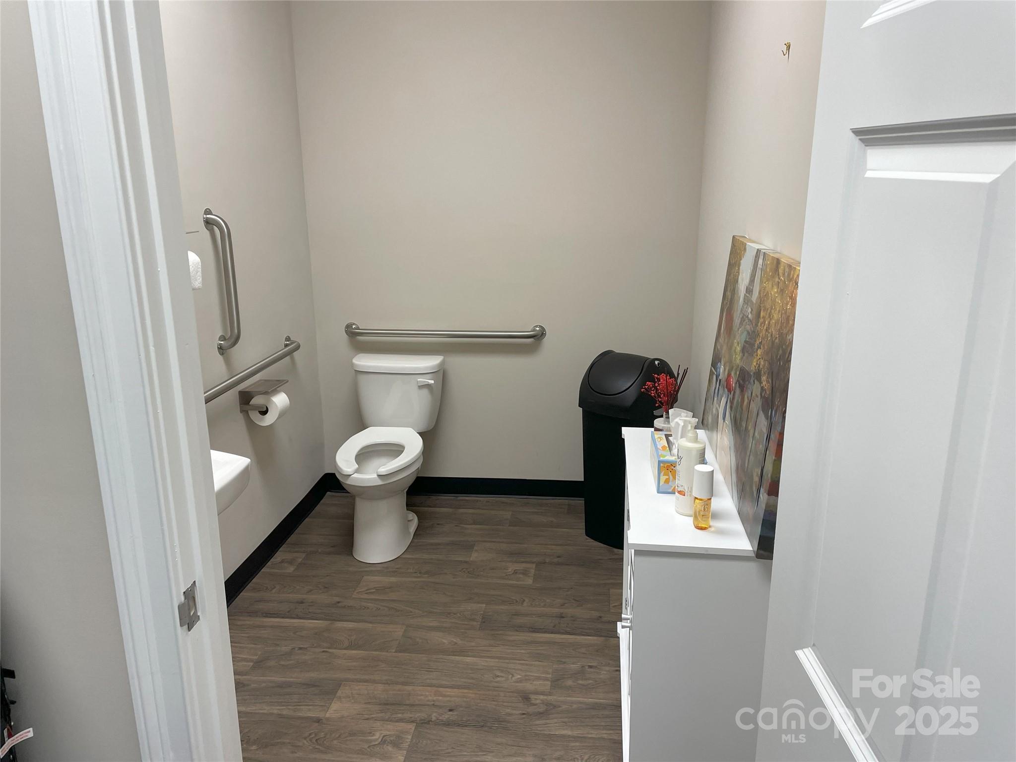 107 Kilson Drive 206 Property Photo 9