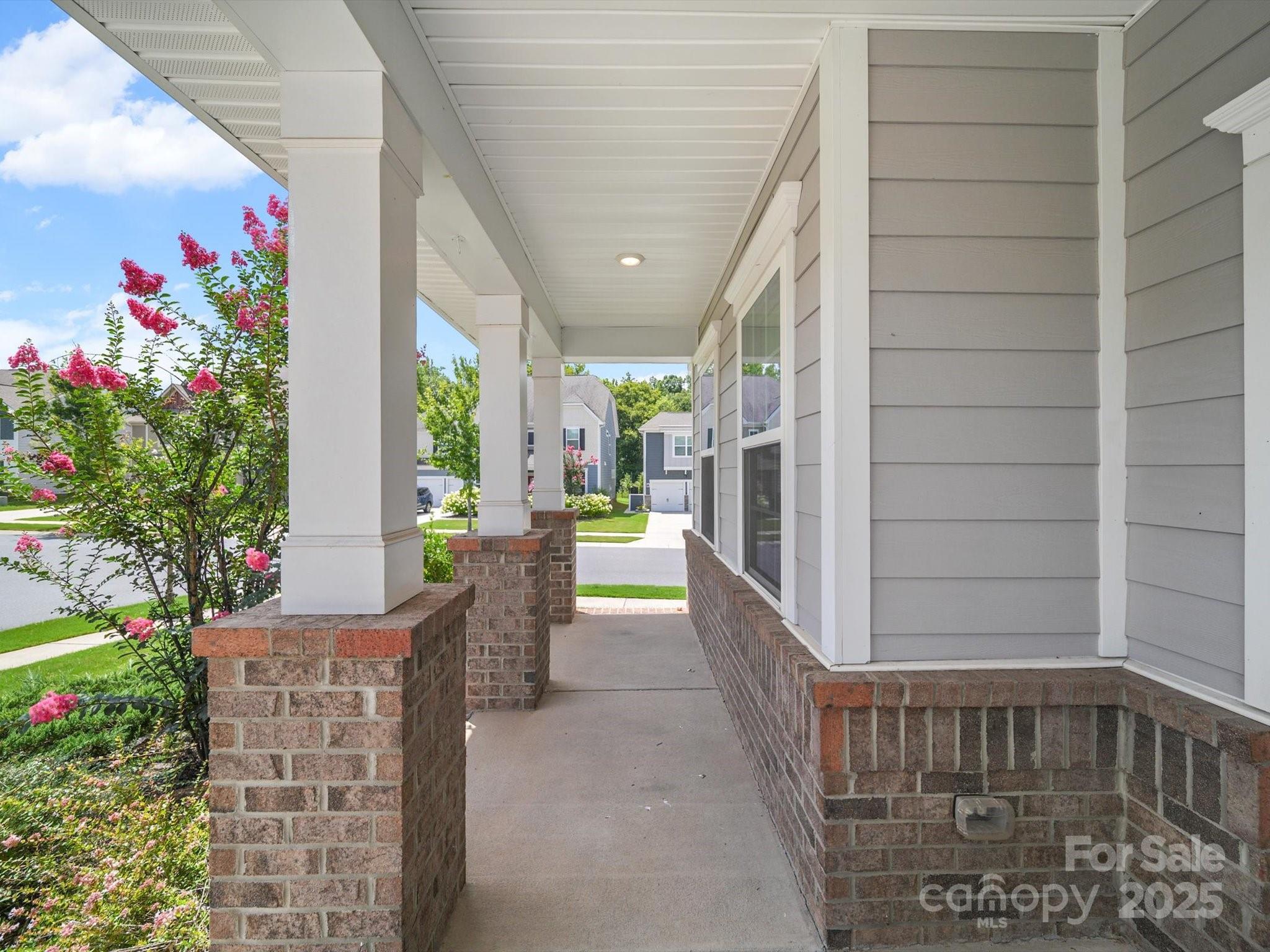 1067 Winnett Drive Property Photo 4