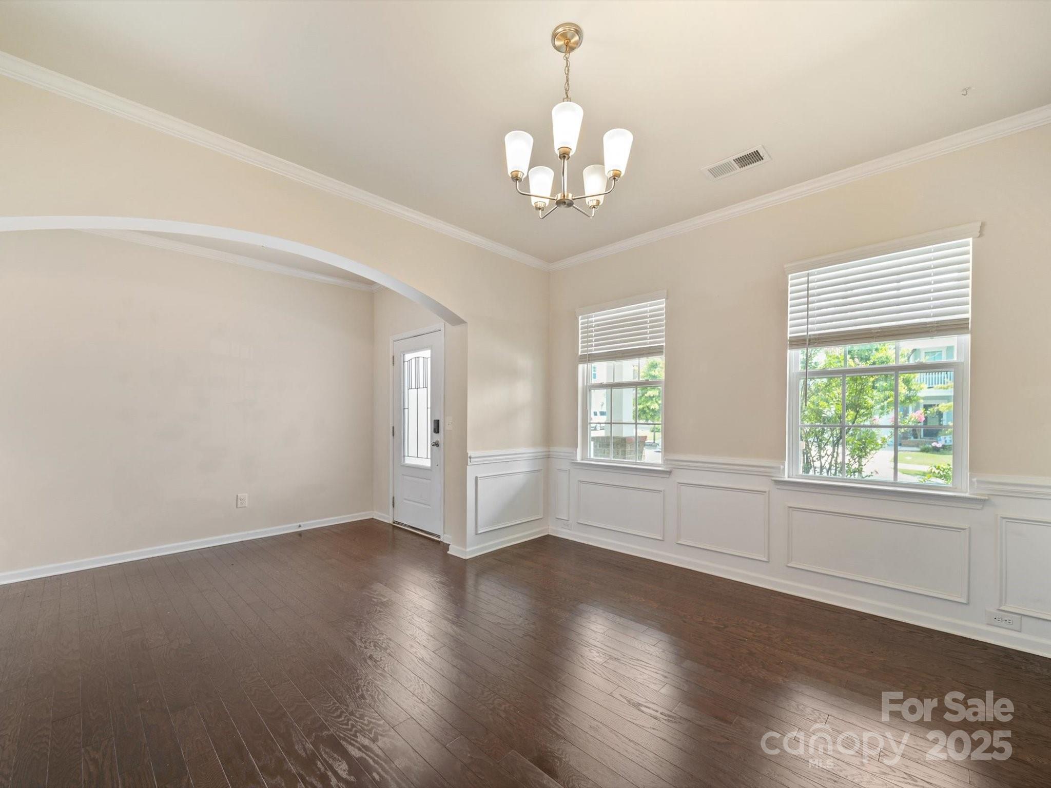 1067 Winnett Drive Property Photo 5
