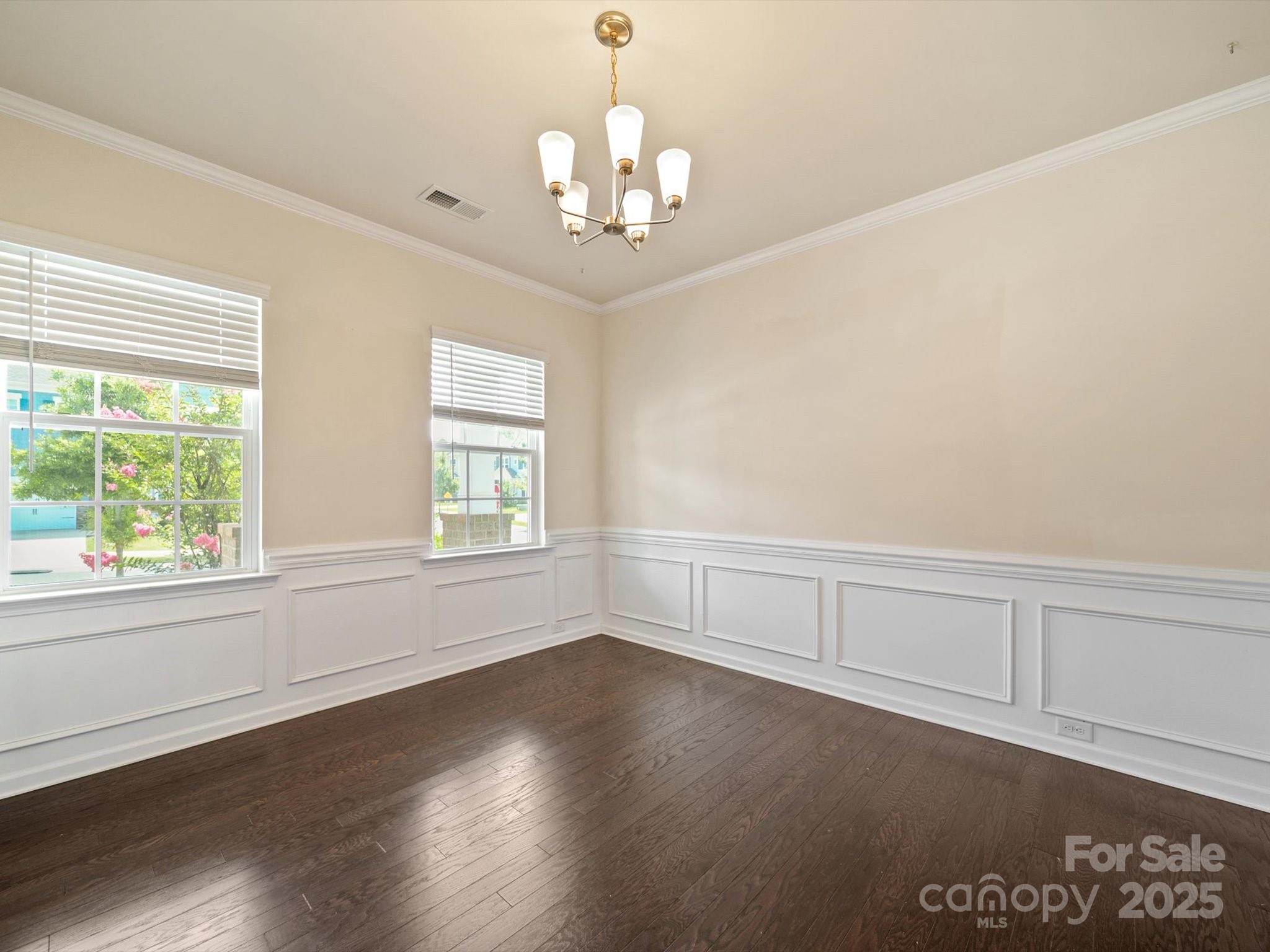 1067 Winnett Drive Property Photo 6