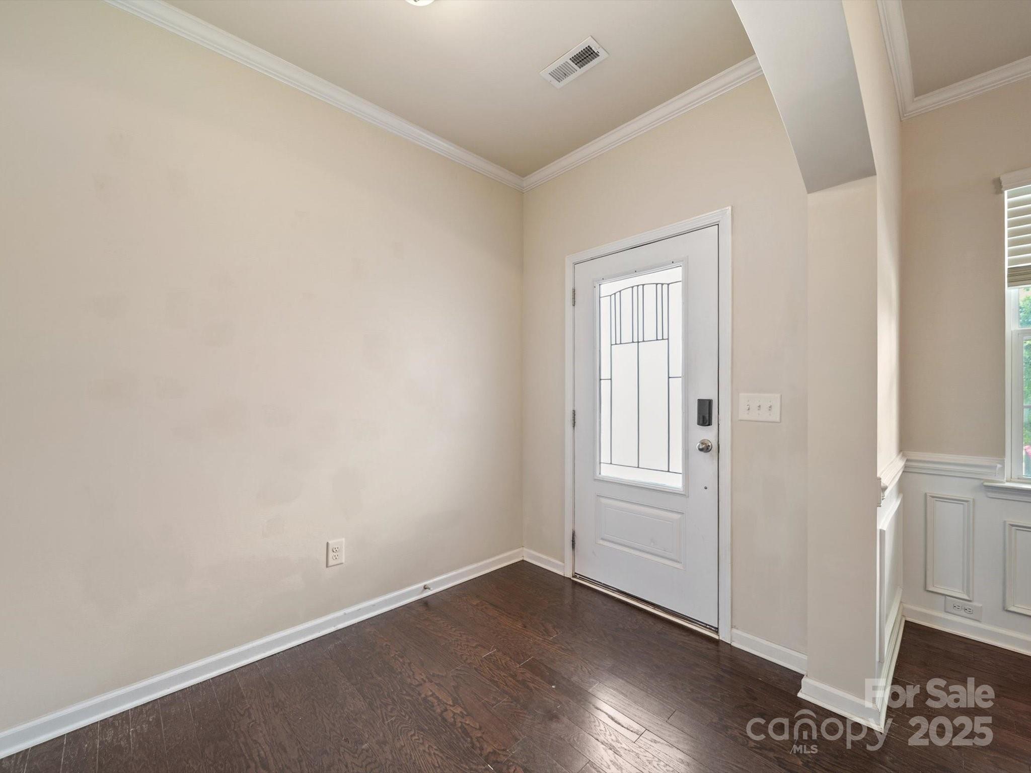 1067 Winnett Drive Property Photo 7