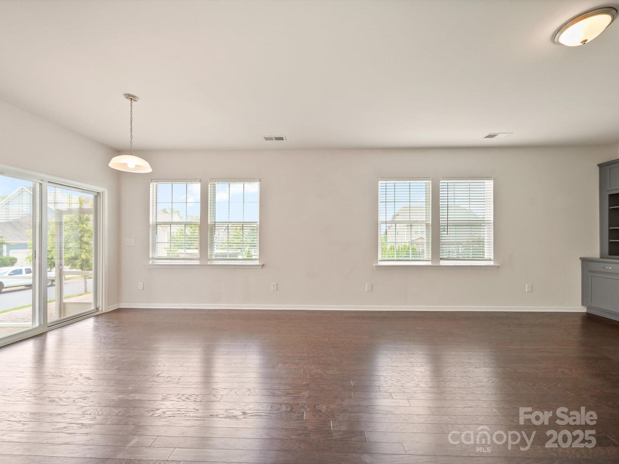 1067 Winnett Drive Property Photo 16