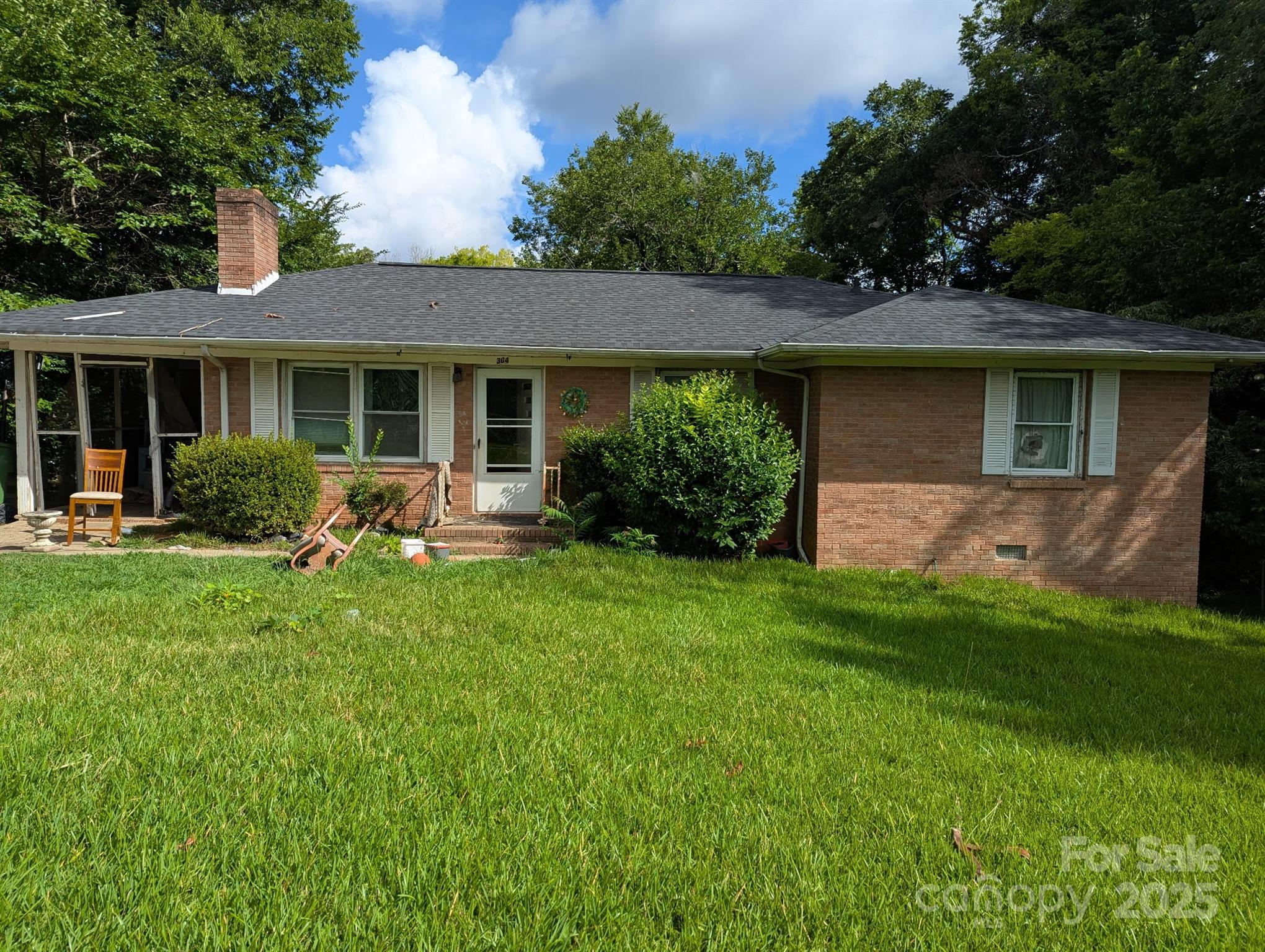 304 E Barr Street Property Photo 1