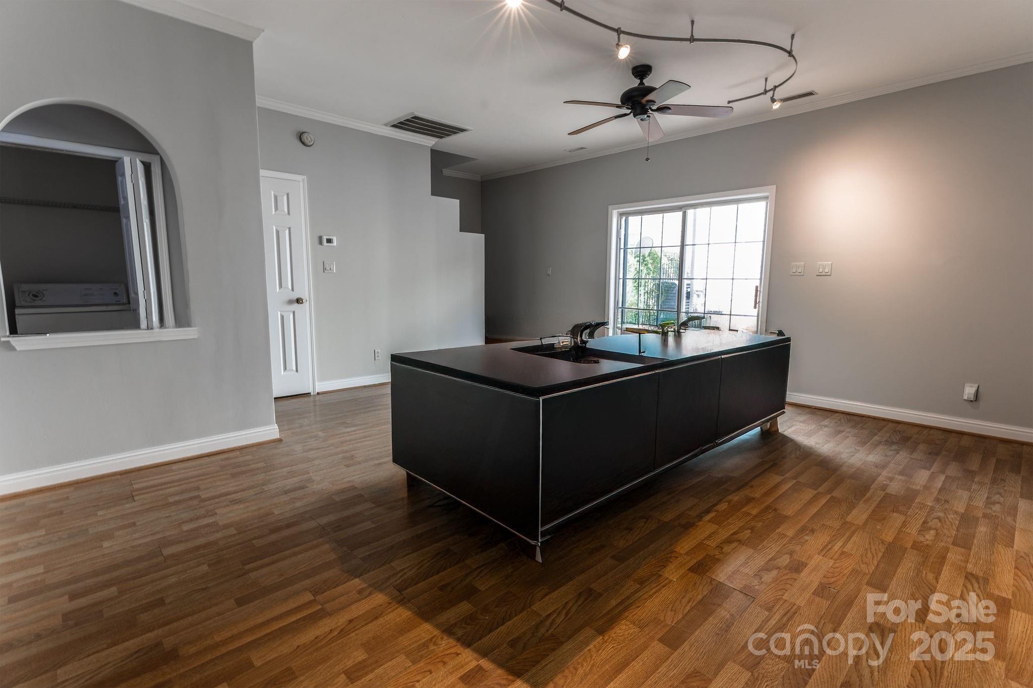 7020 Walnut Ridge Court Property Photo 8