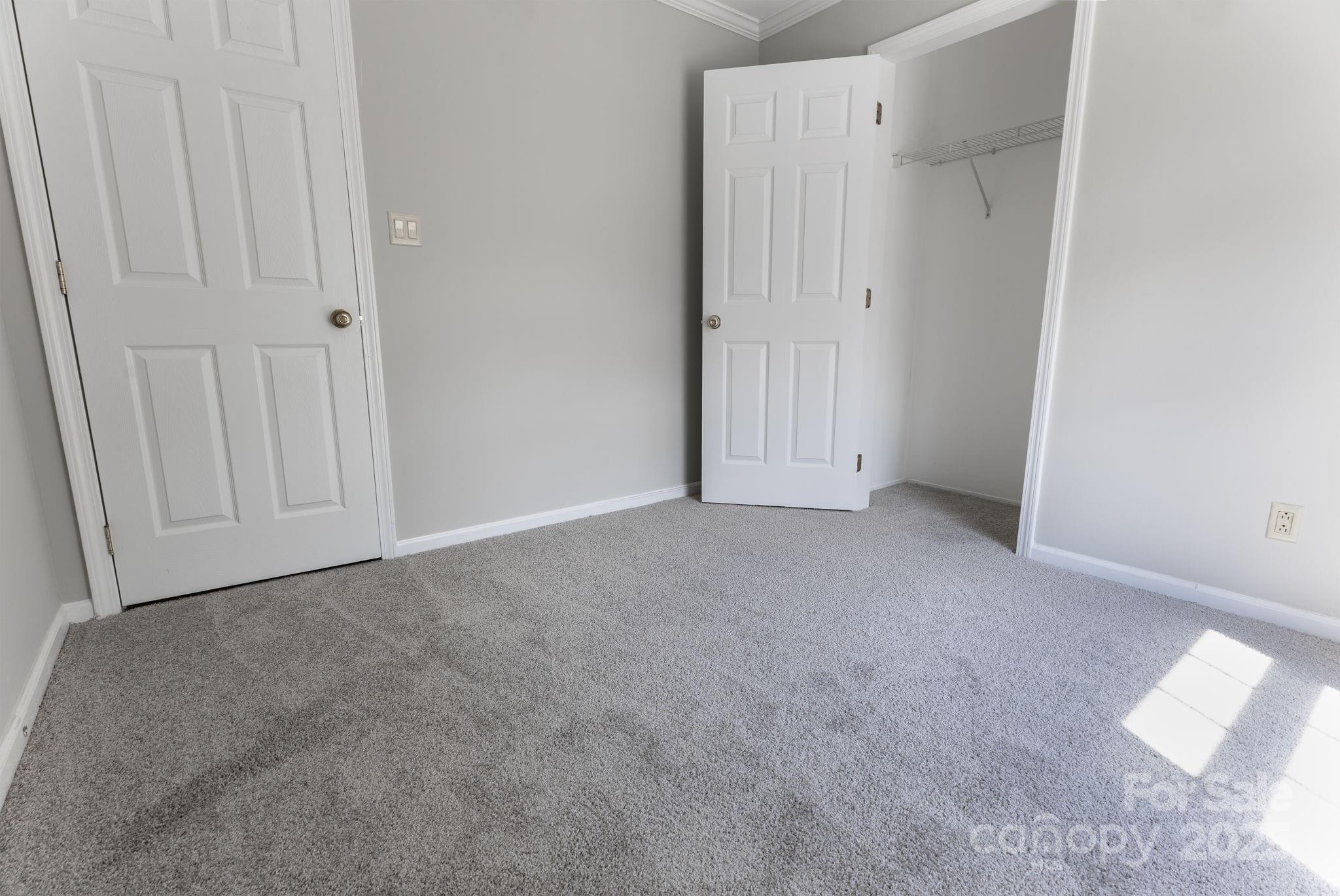 7020 Walnut Ridge Court Property Photo 15