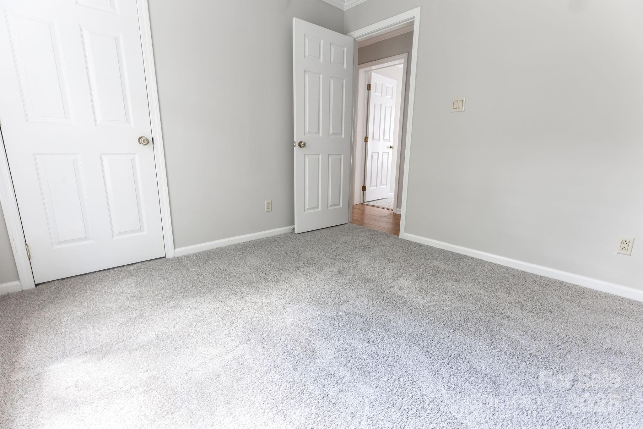 7020 Walnut Ridge Court Property Photo 21