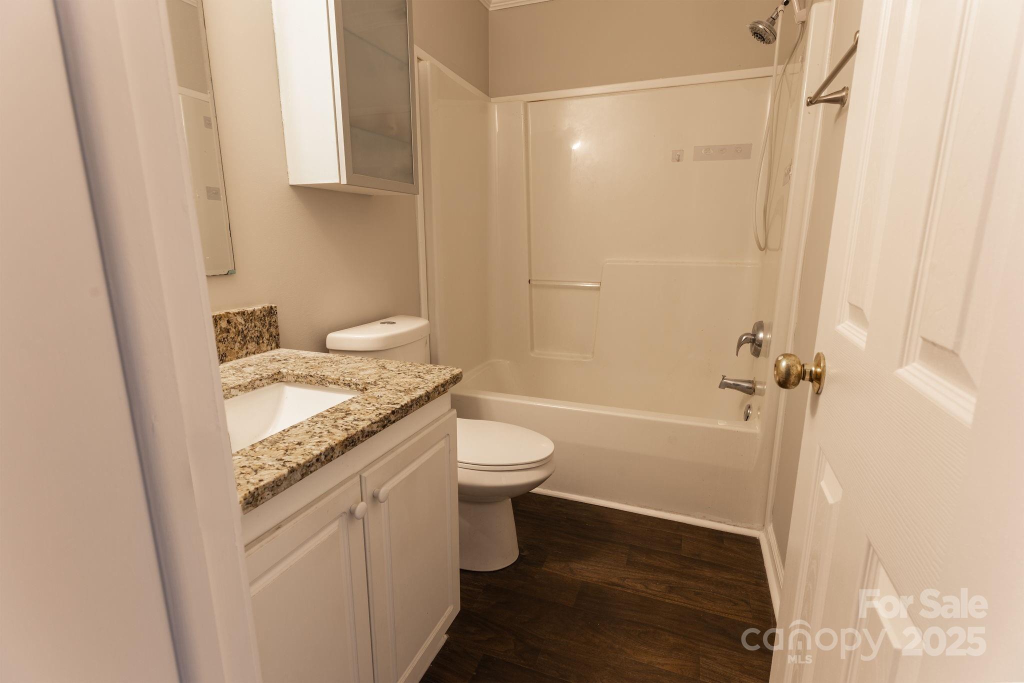 7020 Walnut Ridge Court Property Photo 23