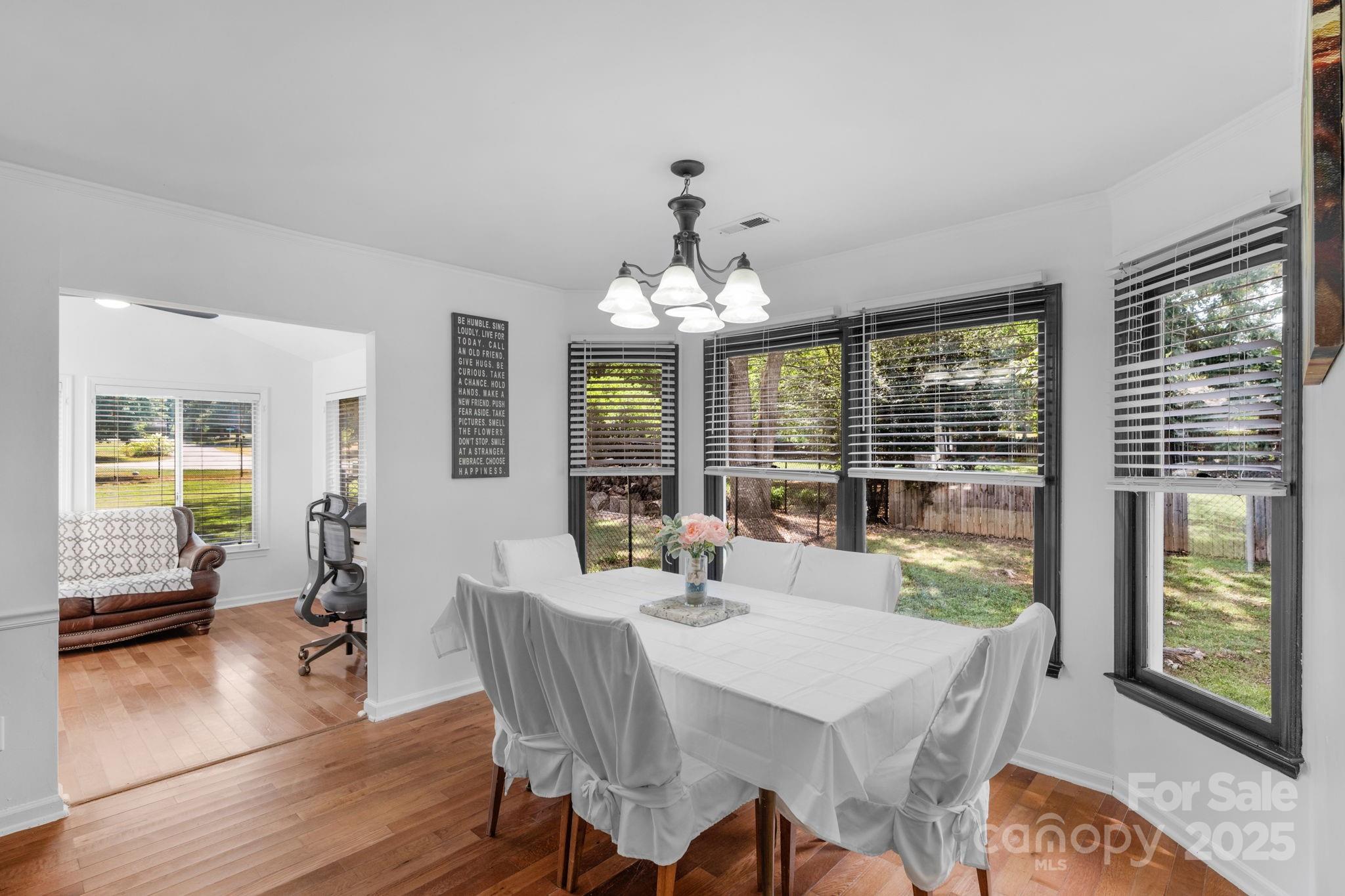 3619 Baywoods Court Property Photo 4