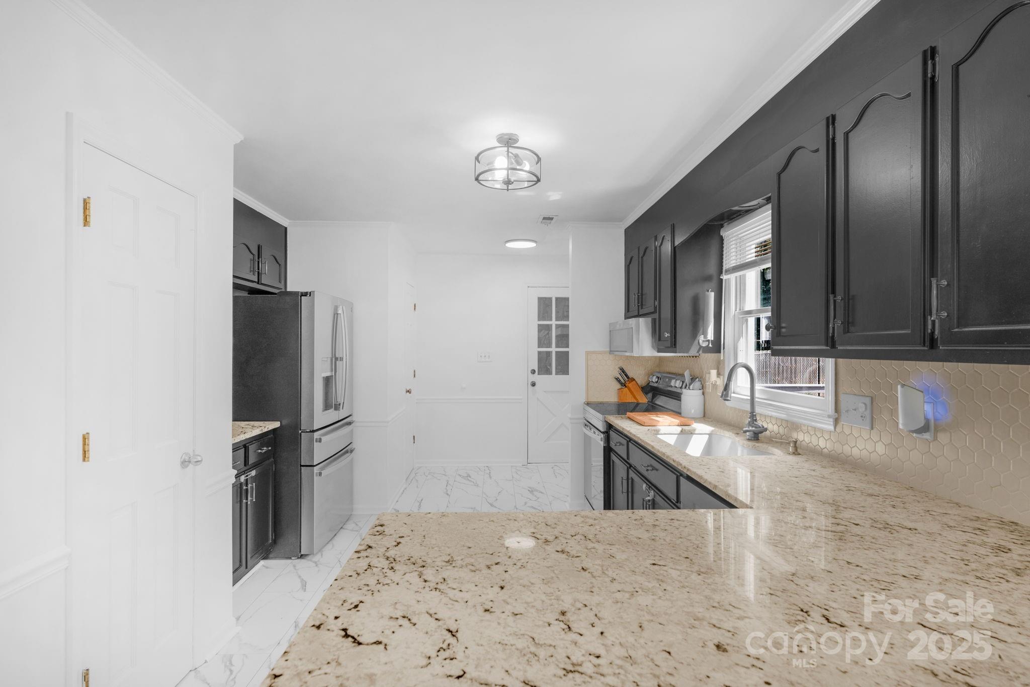 3619 Baywoods Court Property Photo 9