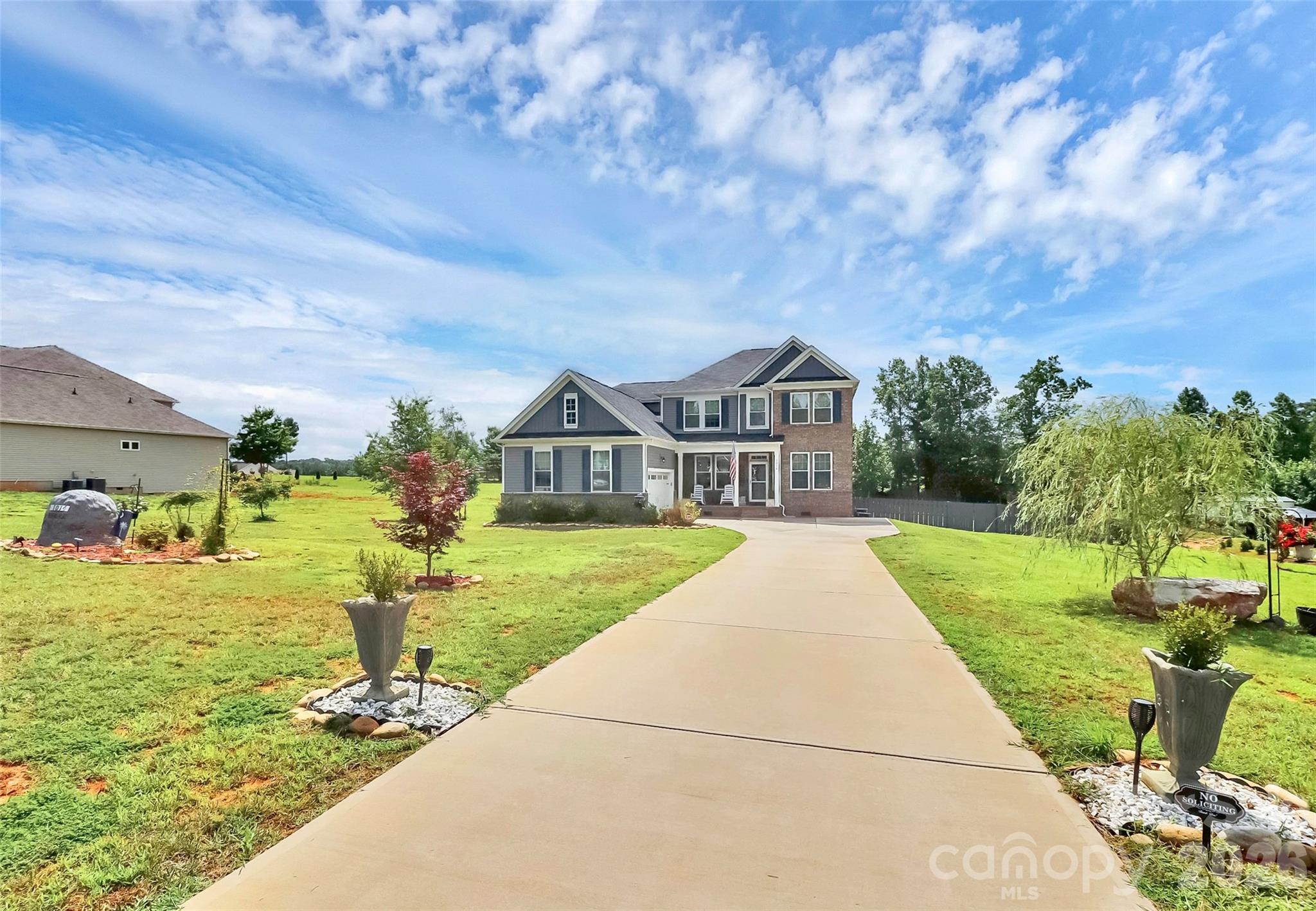 1014 Willow Grove Lane Property Photo 4