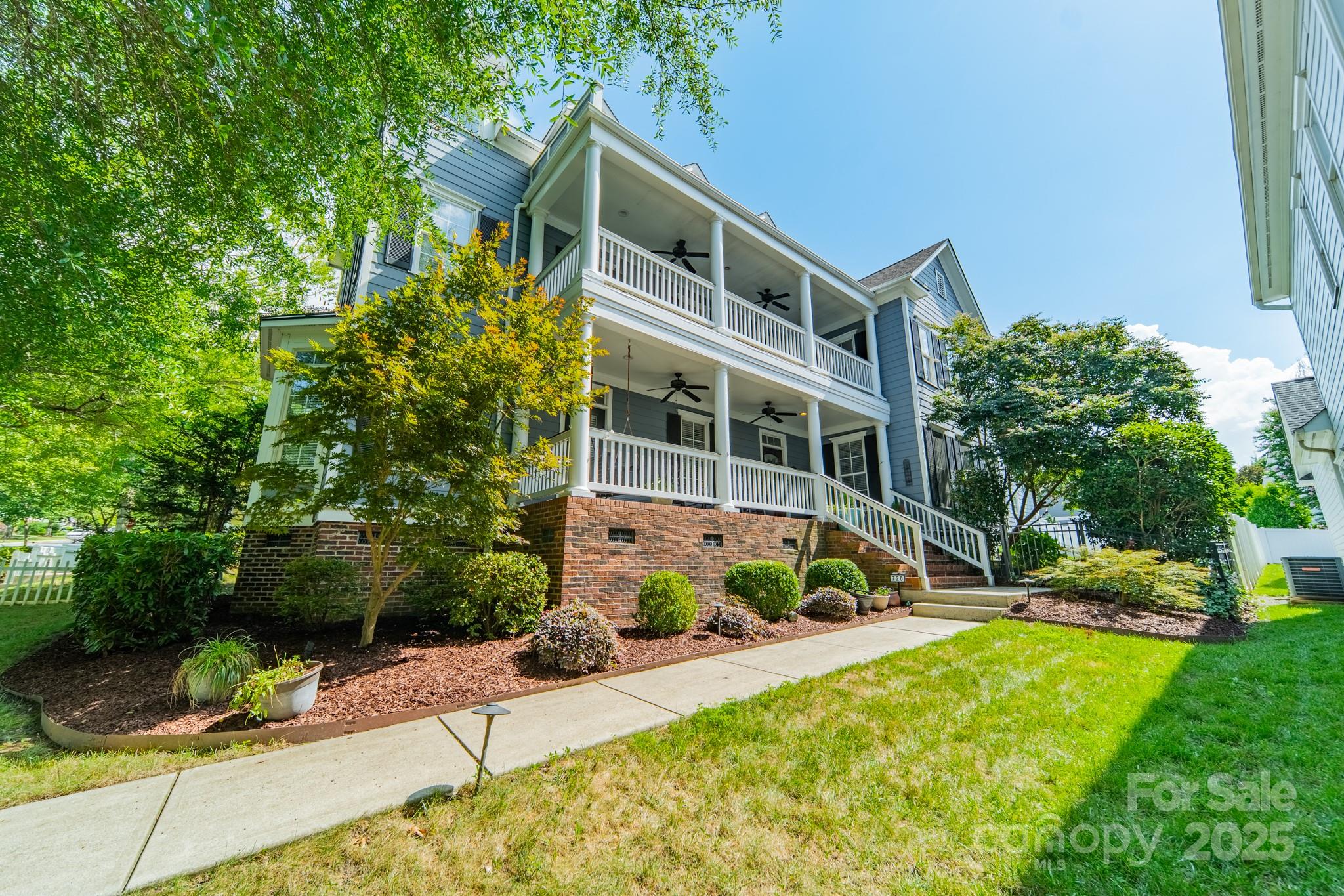 720 Shady Grove Crossing Property Photo 1