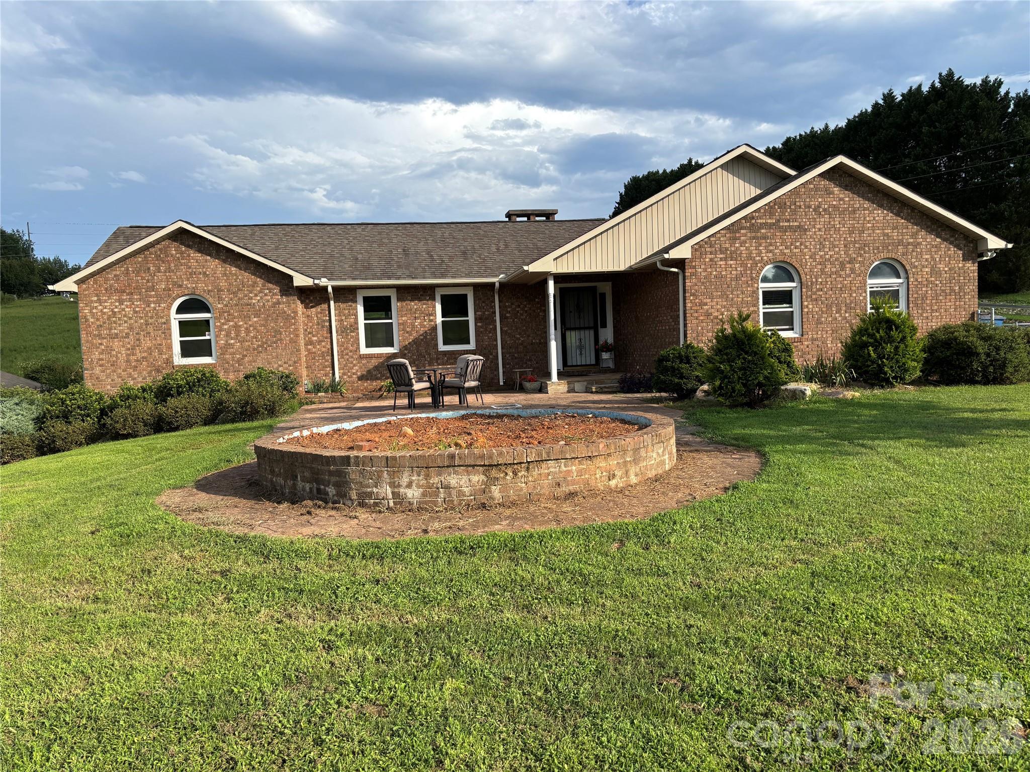 1633 Jamestown Road Property Photo 2