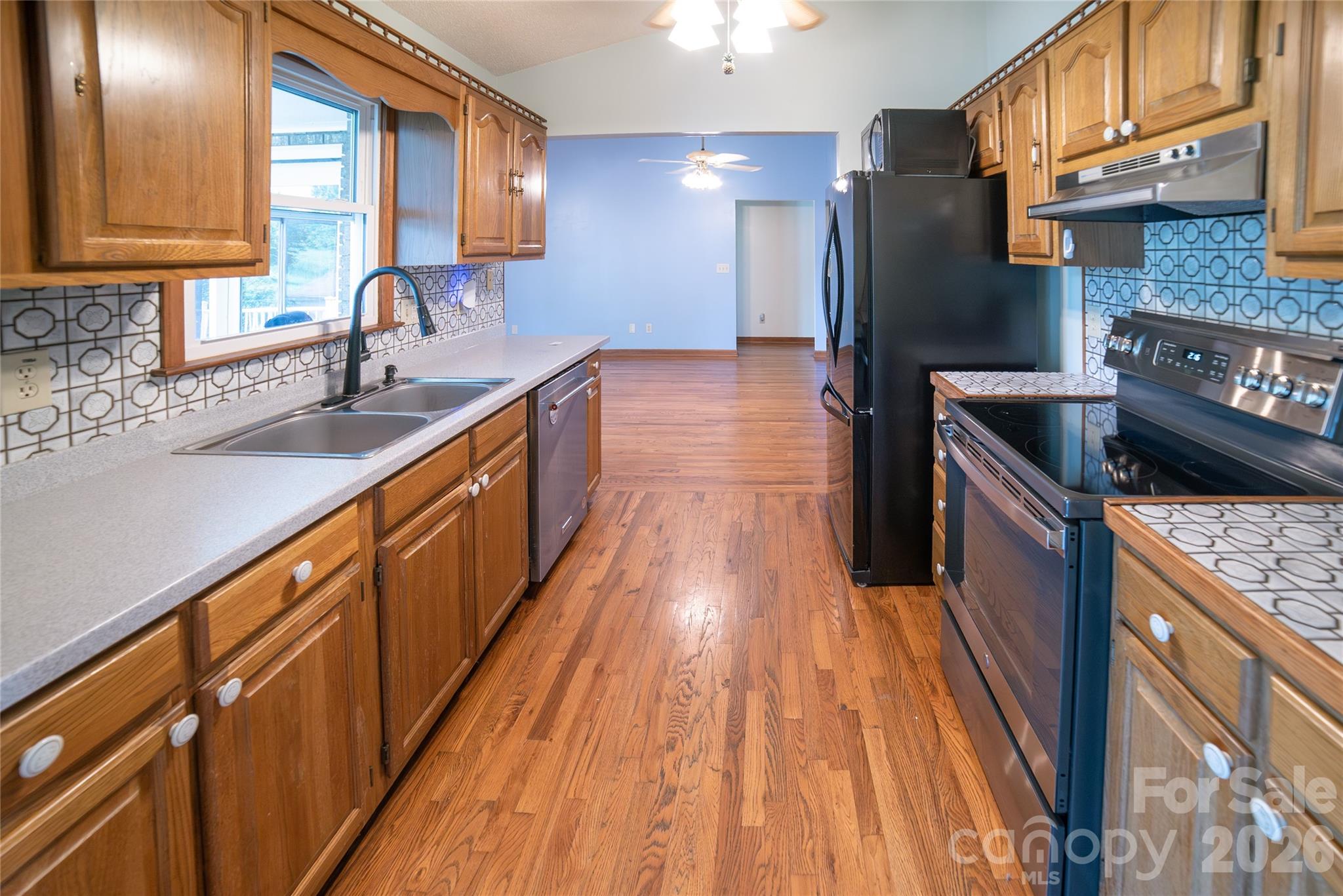 1633 Jamestown Road Property Photo 6