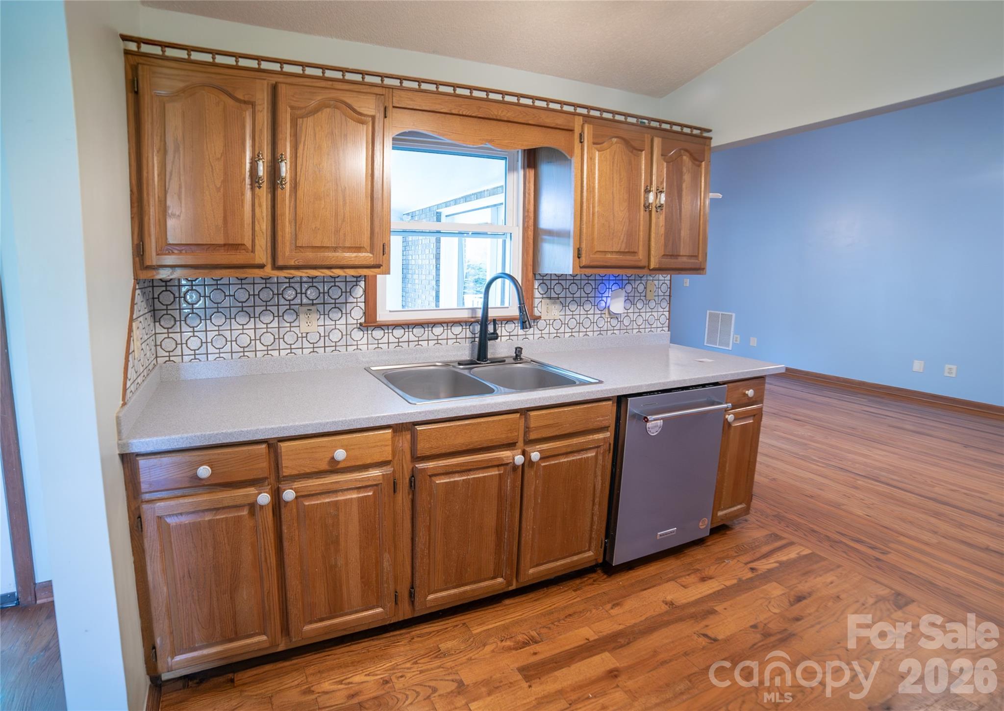 1633 Jamestown Road Property Photo 8