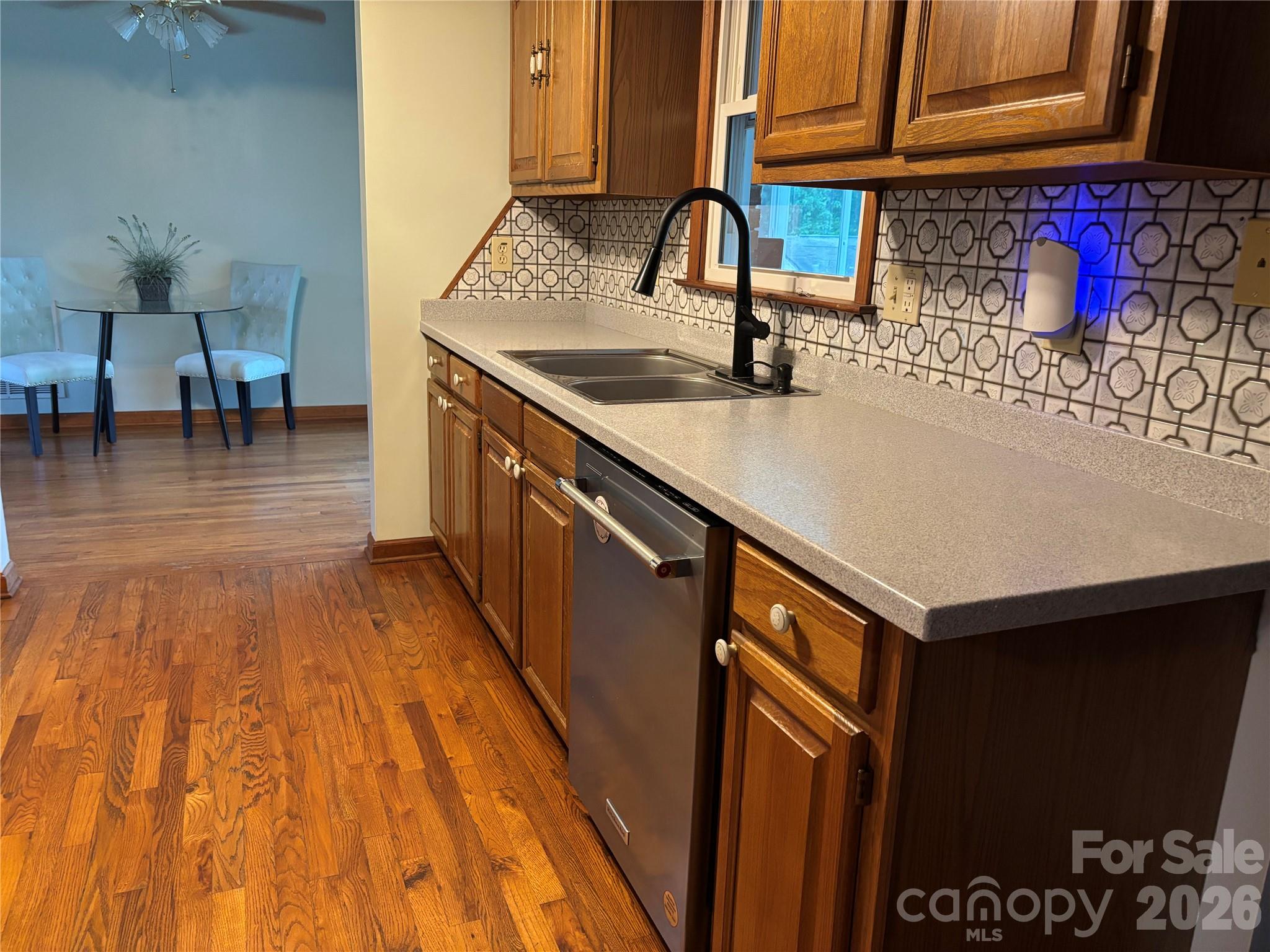 1633 Jamestown Road Property Photo 9