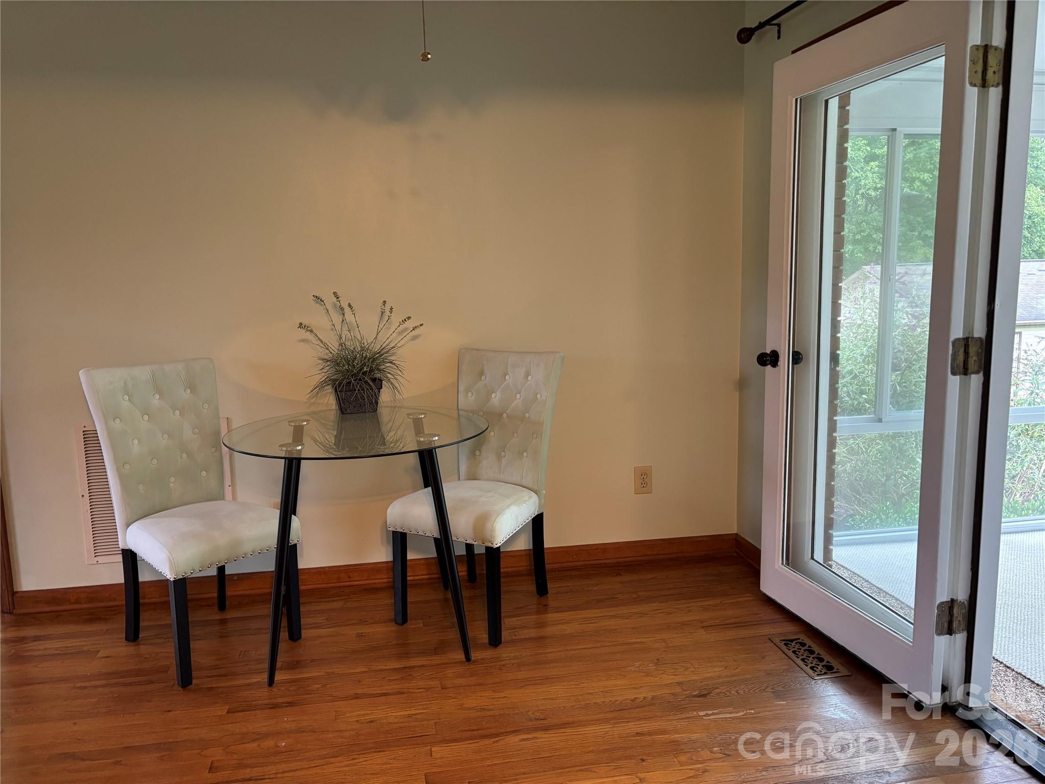 1633 Jamestown Road Property Photo 10