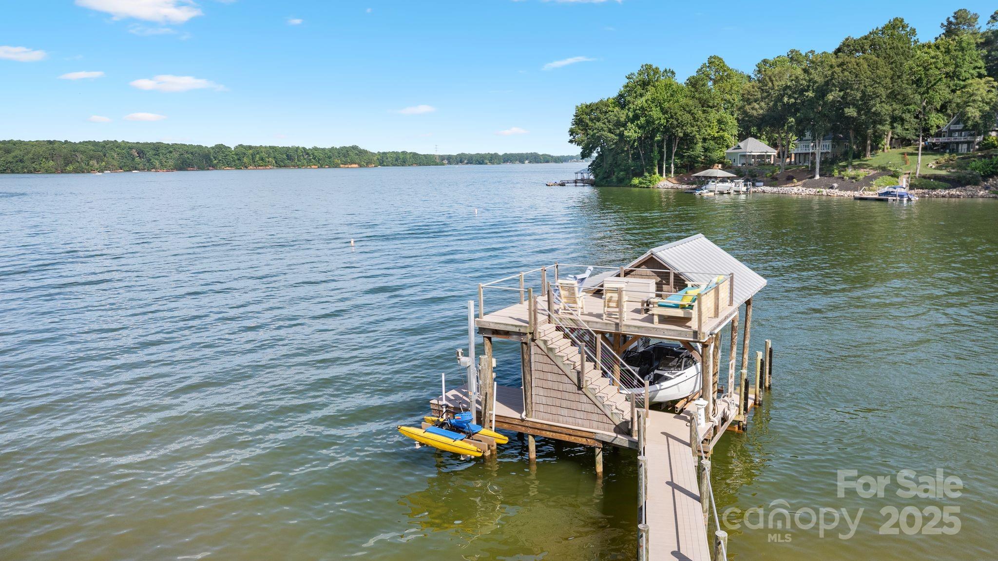 8855 Dog Leg Road Property Photo 1