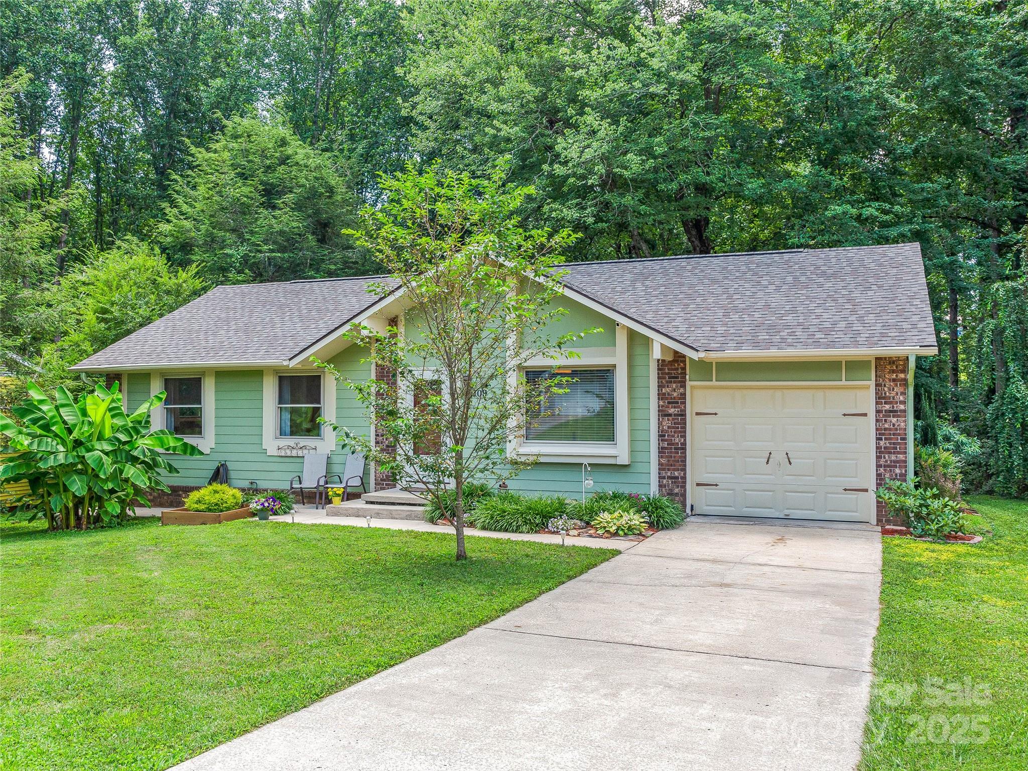 109 Wicklow Drive Property Photo 1