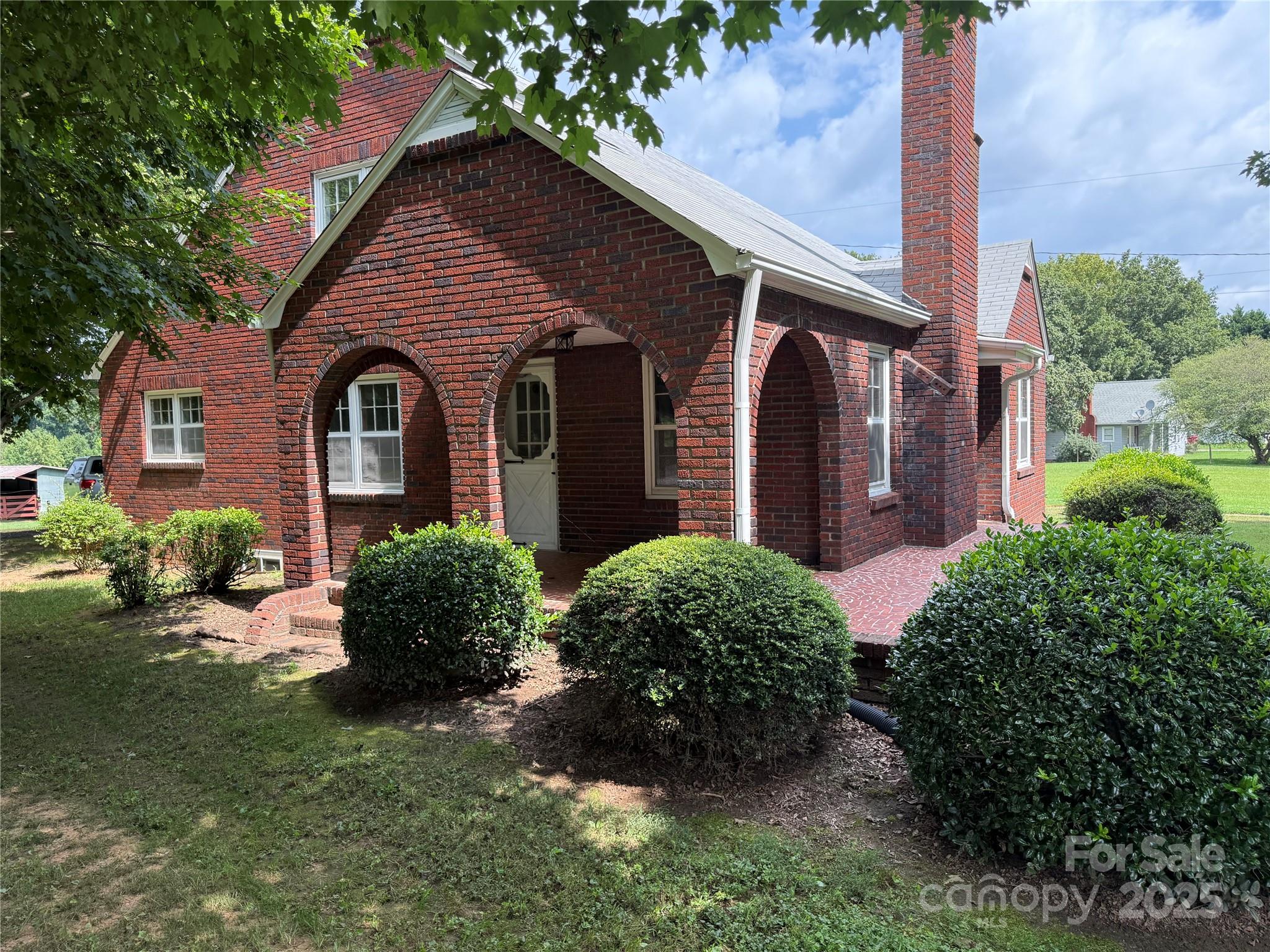 166 Bowles Road Property Photo 1