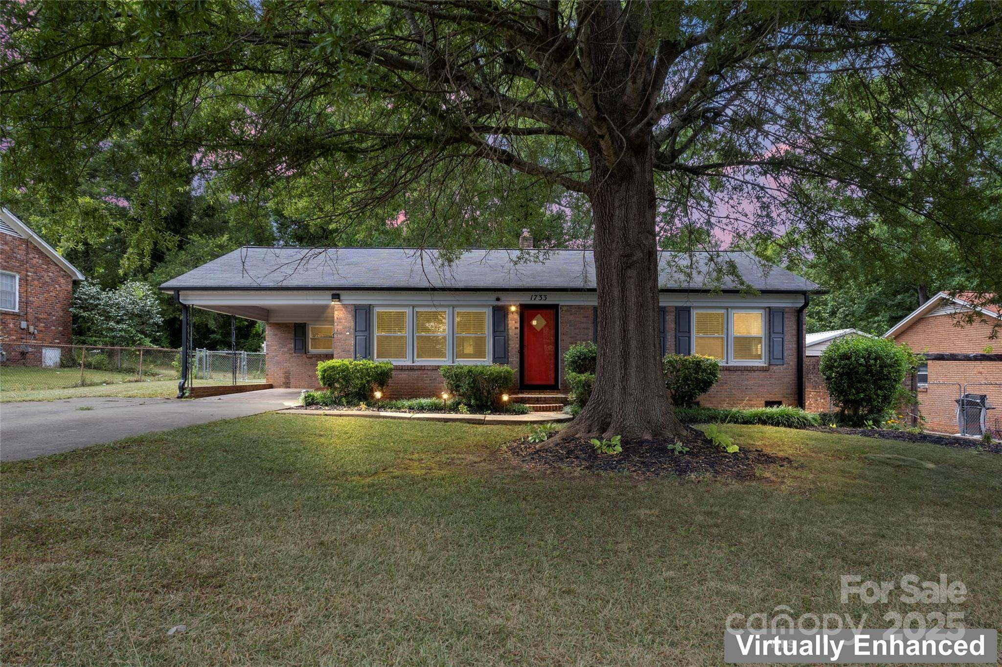 1733 Danbury Street Property Photo 1