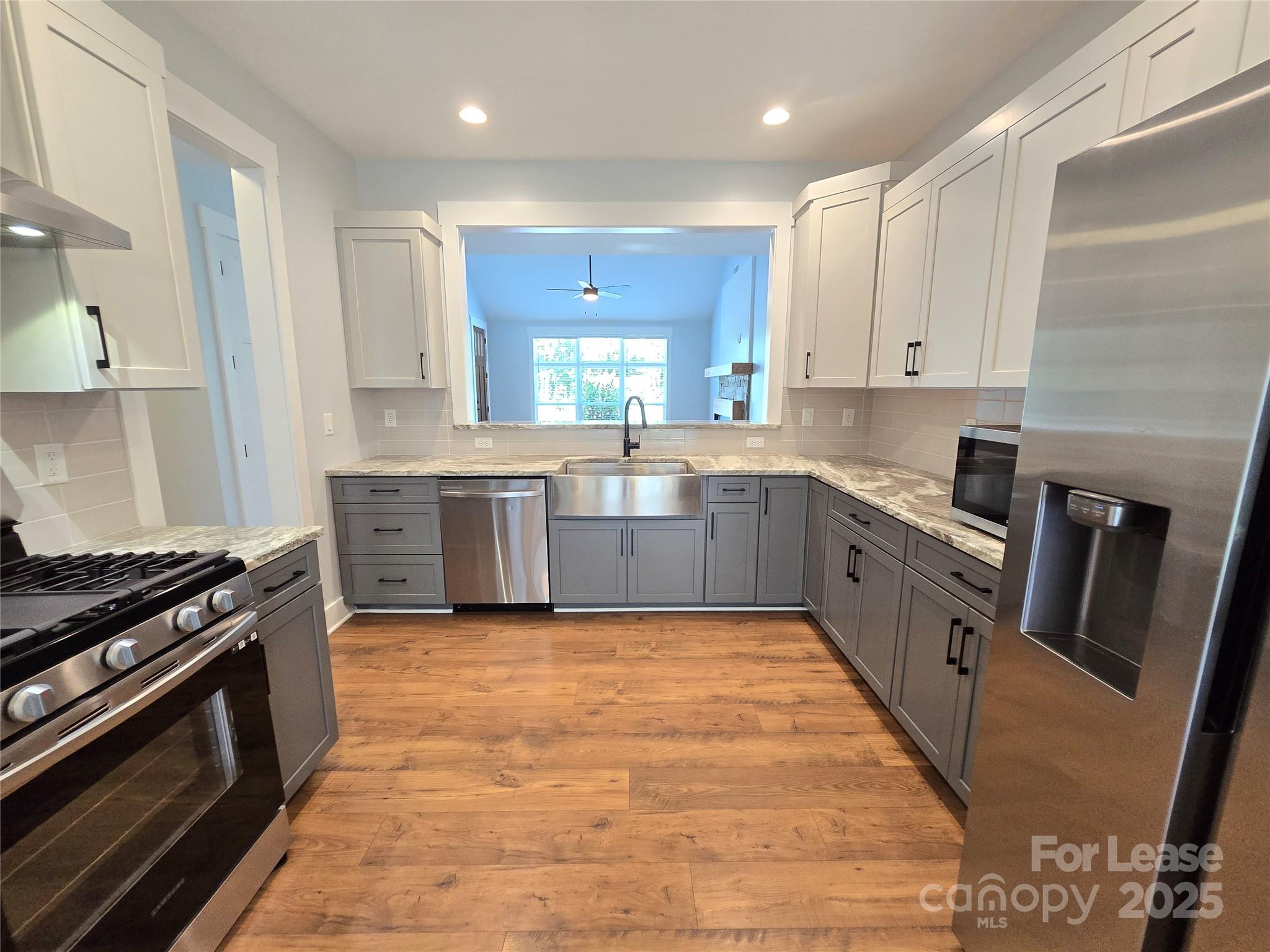 5 Heartleaf Circle Property Photo 2