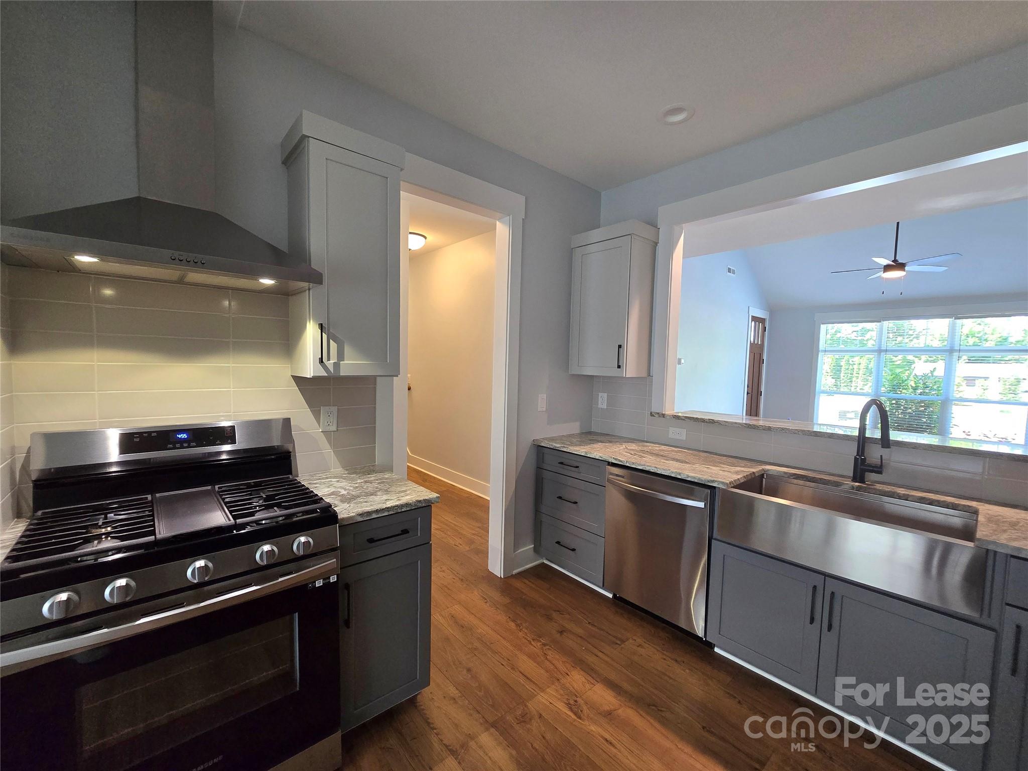 5 Heartleaf Circle Property Photo 3