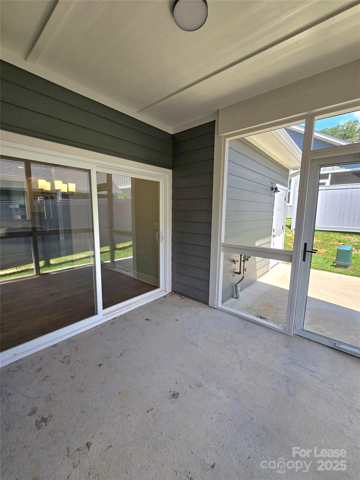 5 Heartleaf Circle Property Photo 8