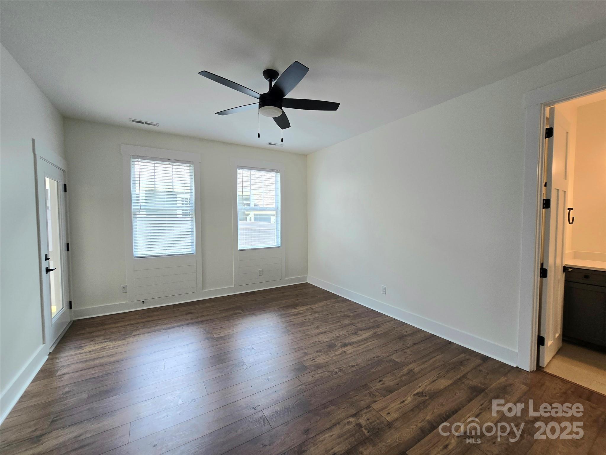 5 Heartleaf Circle Property Photo 14
