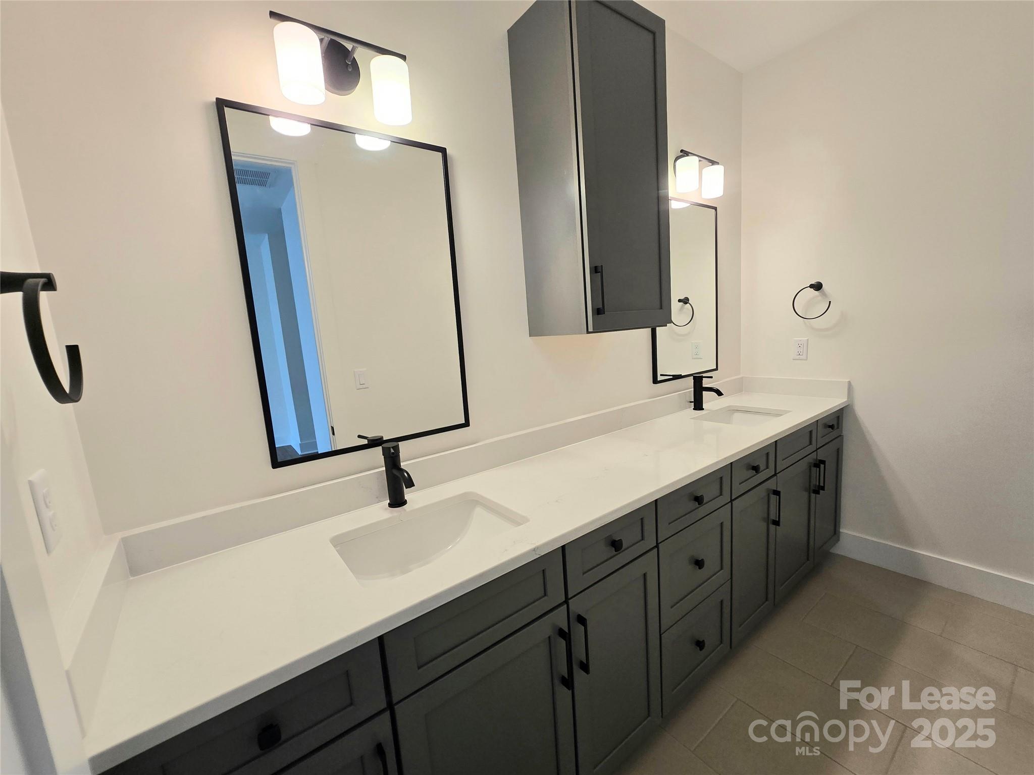 5 Heartleaf Circle Property Photo 15